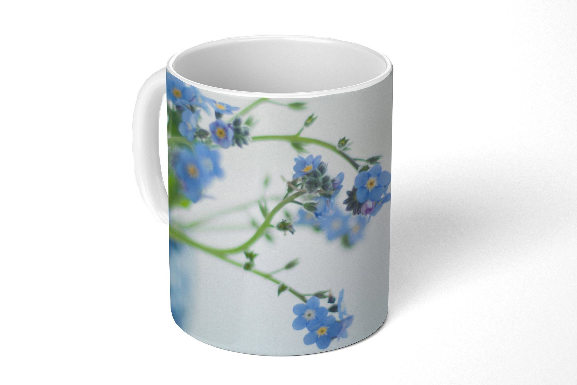 MuchoWow Tasse Vergissmeinnicht in einer Vase, Keramik, Kaffeetassen, Teetasse, Becher, Teetasse, Geschenk