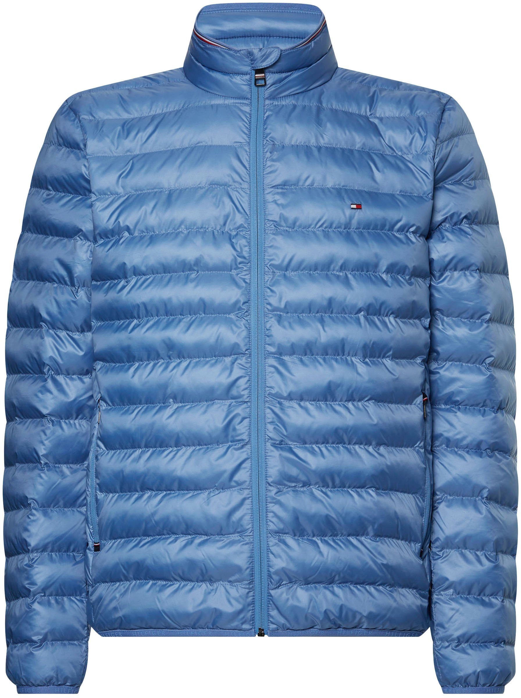 Tommy mit Tommy Logostickerei SkyCloud Hilfiger PACKABLE RECYCLED Steppjacke JACKET Hilfiger