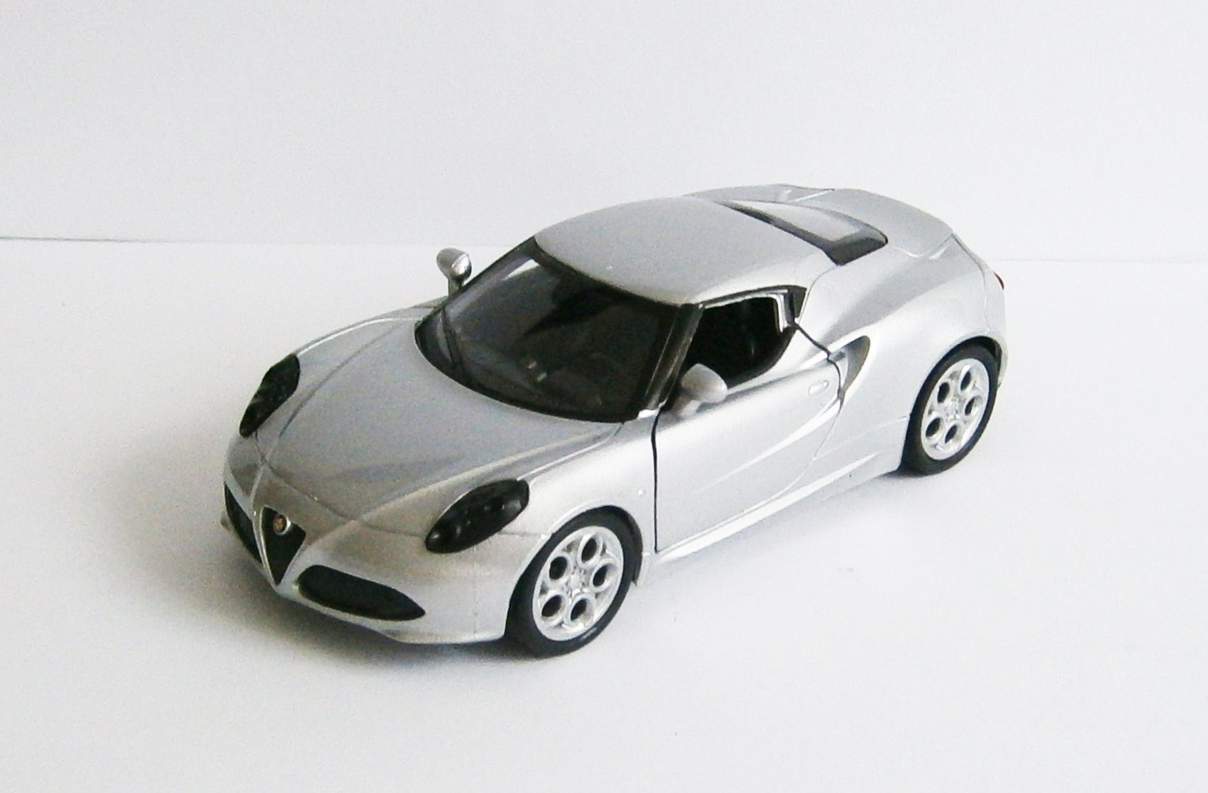 Welly Modellauto »ALFA ROMEO 4C Modellauto 12cm Metall Modell Auto  Spielzeugauto WELLY Kinder Geschenk 34 (Silber)« online kaufen | OTTO