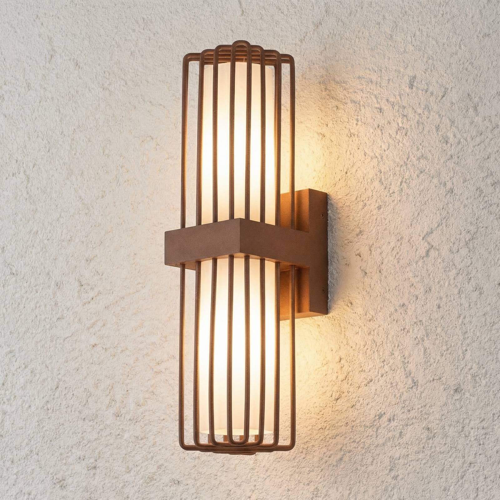 Lucande Außen-Wandleuchte Chandan, Metall, Braun IP54, 2 x 15 W LED