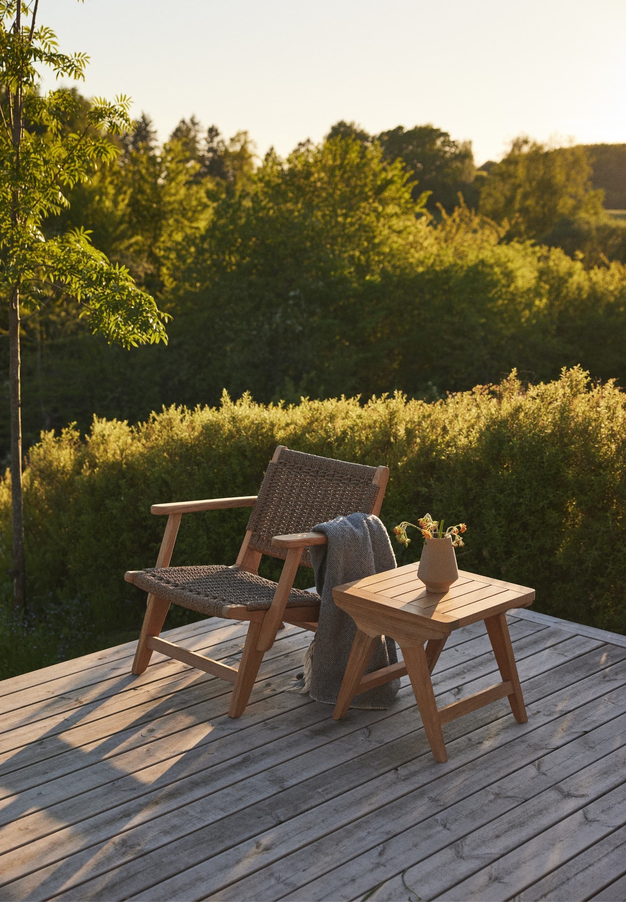 Cinas Hocker Eya, Dezente Retro-Anmutung, robuste Ausführung, wohnlicher Ausdruck