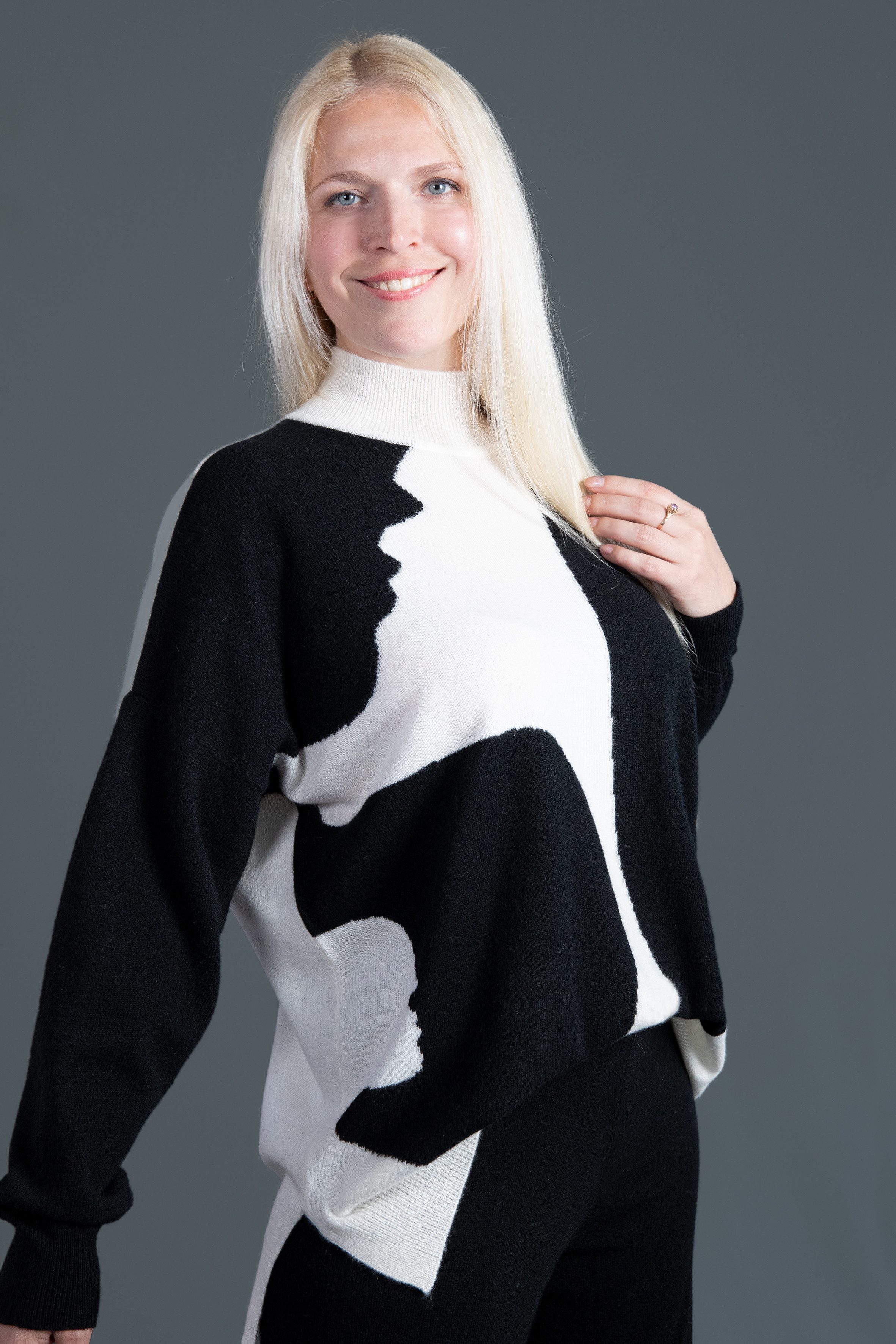 Ariun Kaschmirpullover Farbblock Design mit abstraktem Gesichmotiv günstig online kaufen