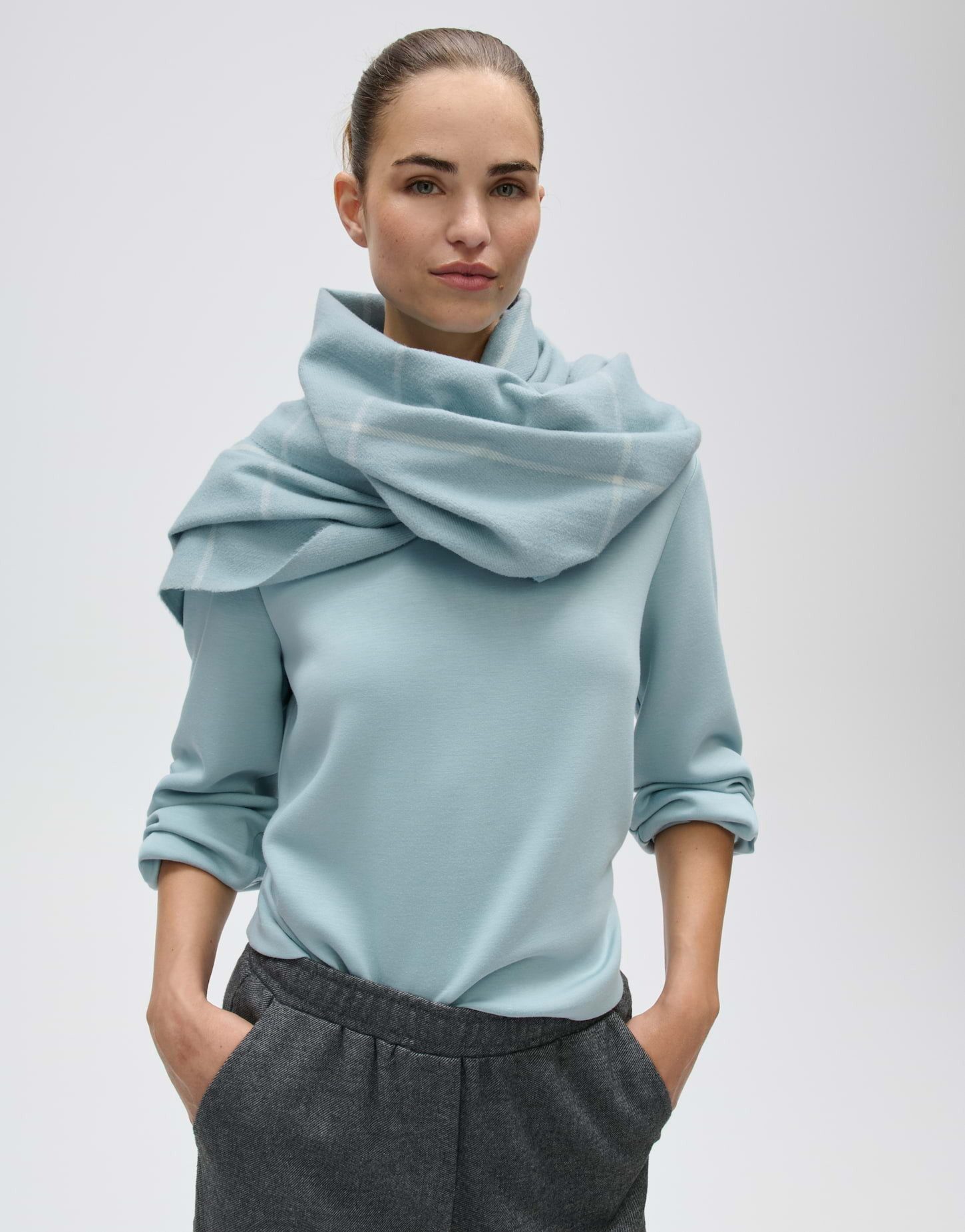 OPUS Schal Avidane scarf aus fließender Webware, Rechteckige Form mit wärmendem Griff für vielseitige Looks