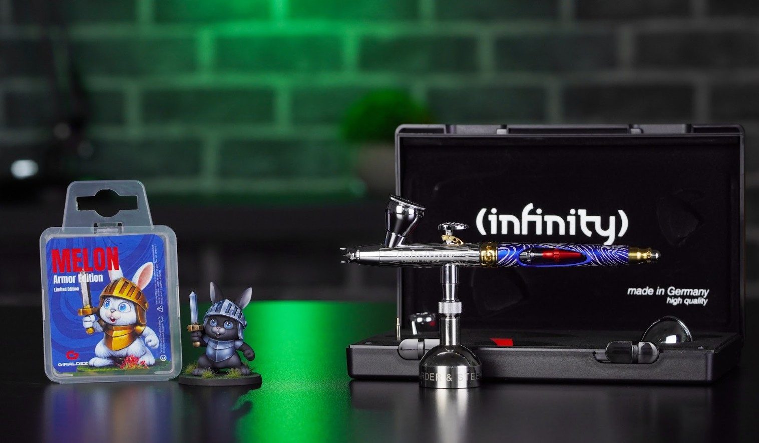Harder & Steenbeck Airbrushpistole Giraldez INFINITY CRplus MKII 2in1 + Giraldez Figure Melon