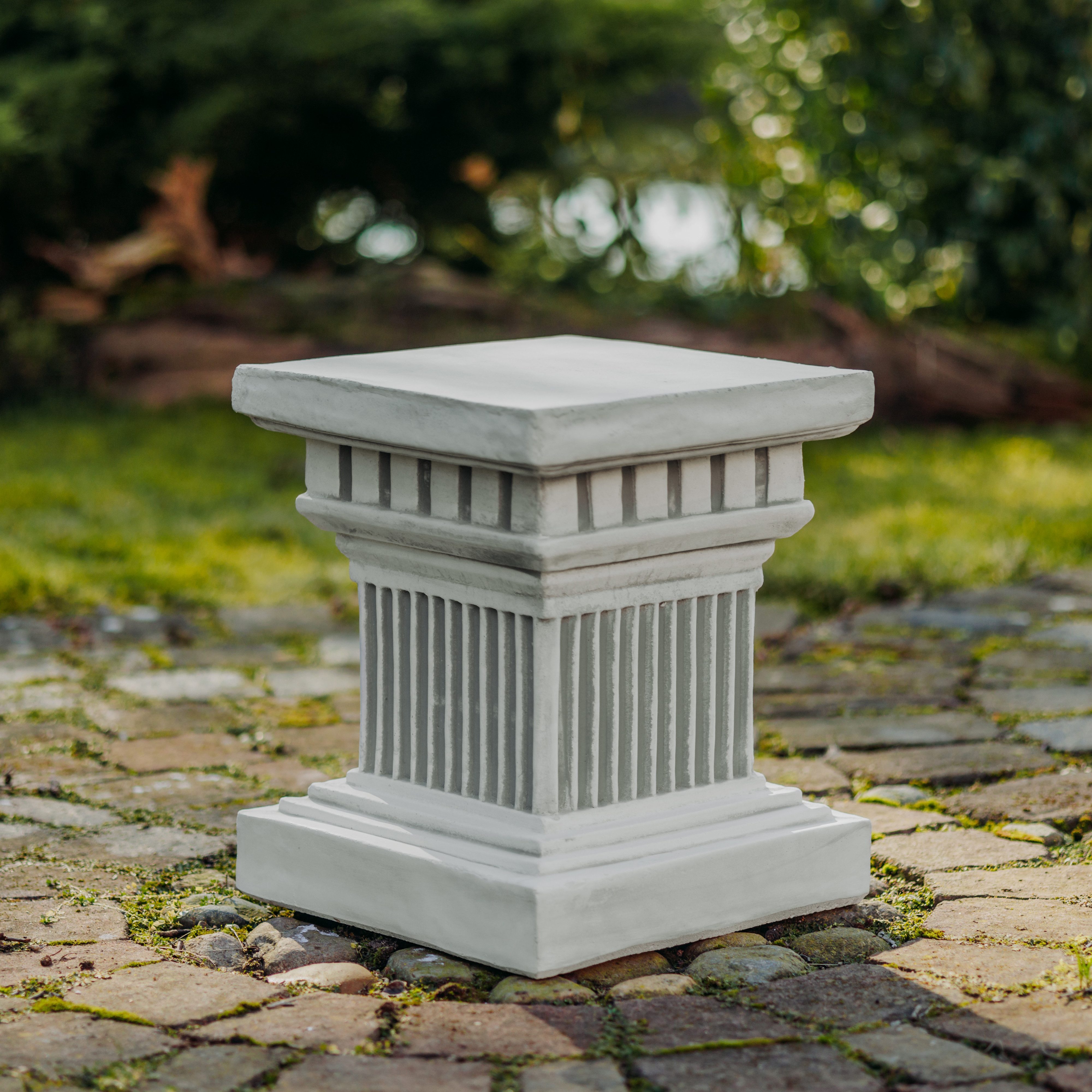 gartendekoparadies.de Gartensockel Quadratisches Podest, Steinsockel, H. 42 cm, 35 x 35 cm, G. 74 kg, 35x35x42 cm, Frostsicher
