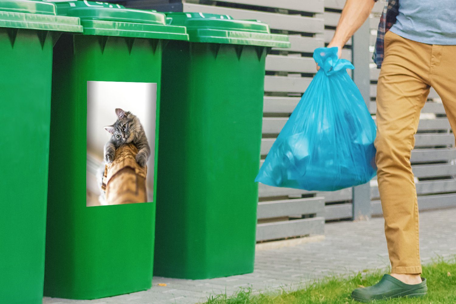 MuchoWow Grau Mülltonne, St), Sticker, (1 Wandsticker - - Kratzbaum Container, Katze Abfalbehälter Mülleimer-aufkleber,