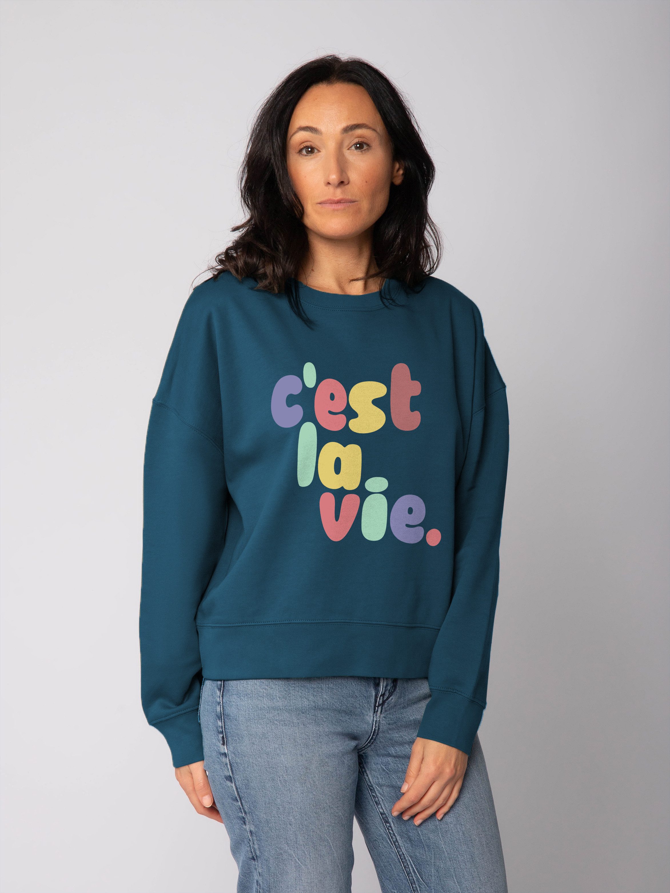 wat? Apparel Sweatshirt c'est la vie
