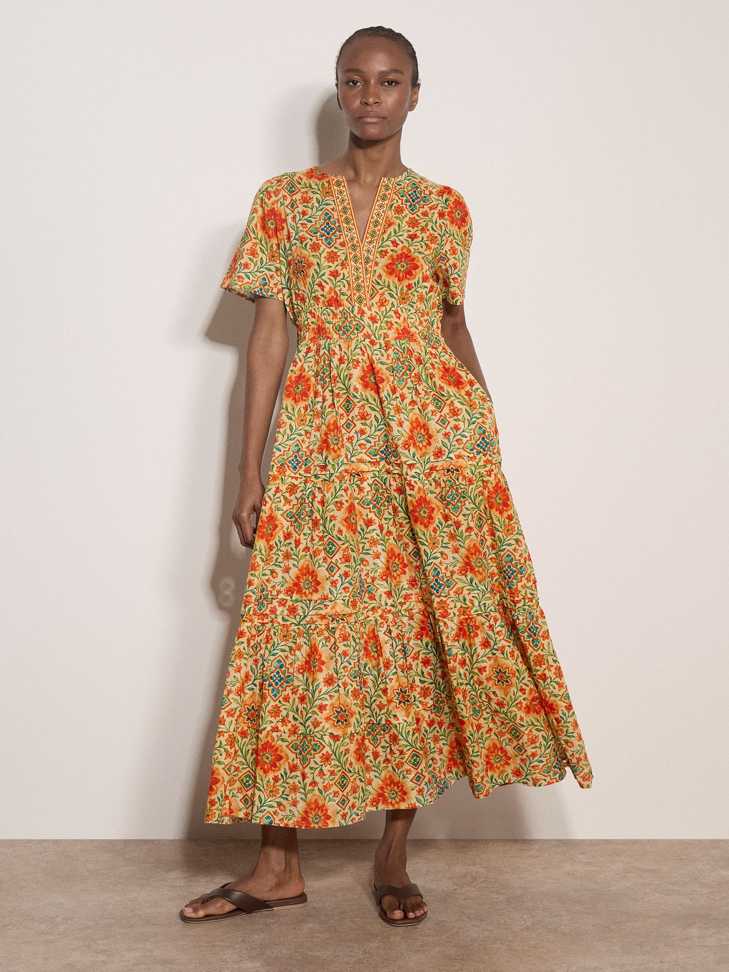 Apricot Druckkleid Blumenkleid mit Volant