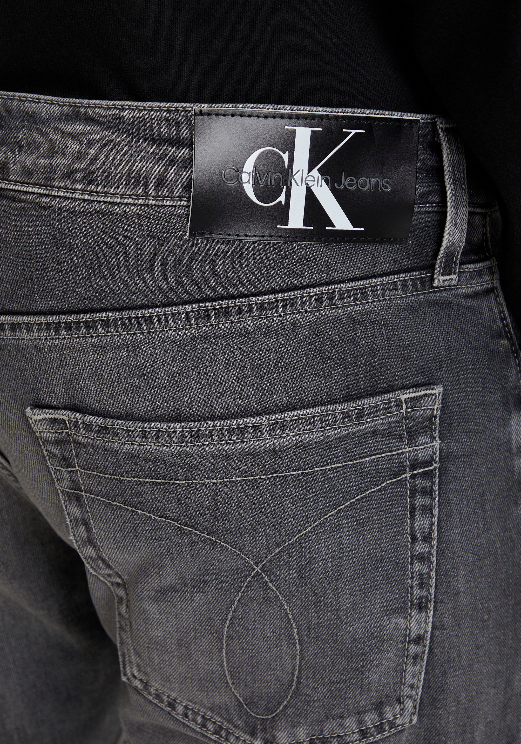 Klein Klein Jeans Calvin SLIM Leder-Badge Slim-fit-Jeans Calvin mit