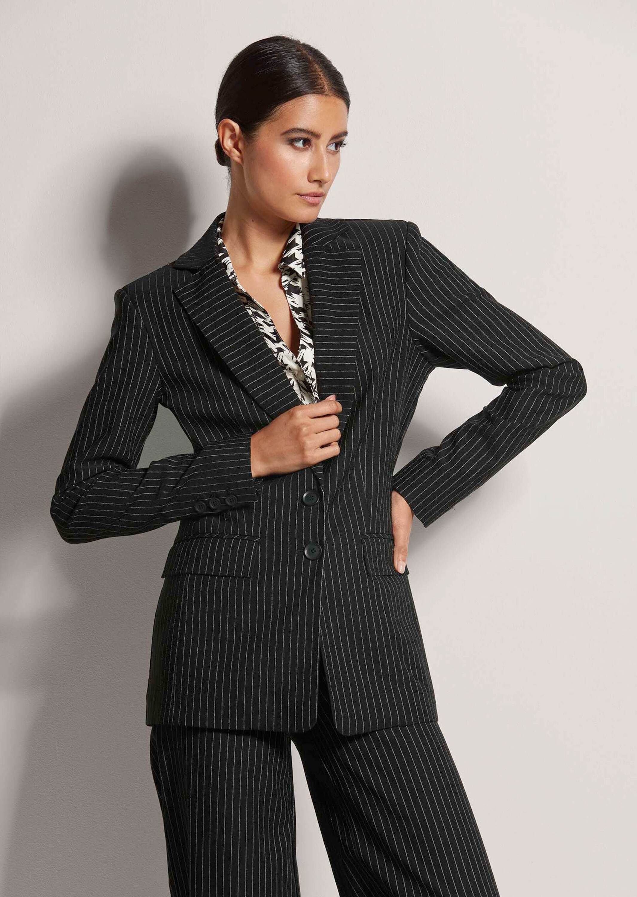 Kurzblazer Langer, taillierter Blazer