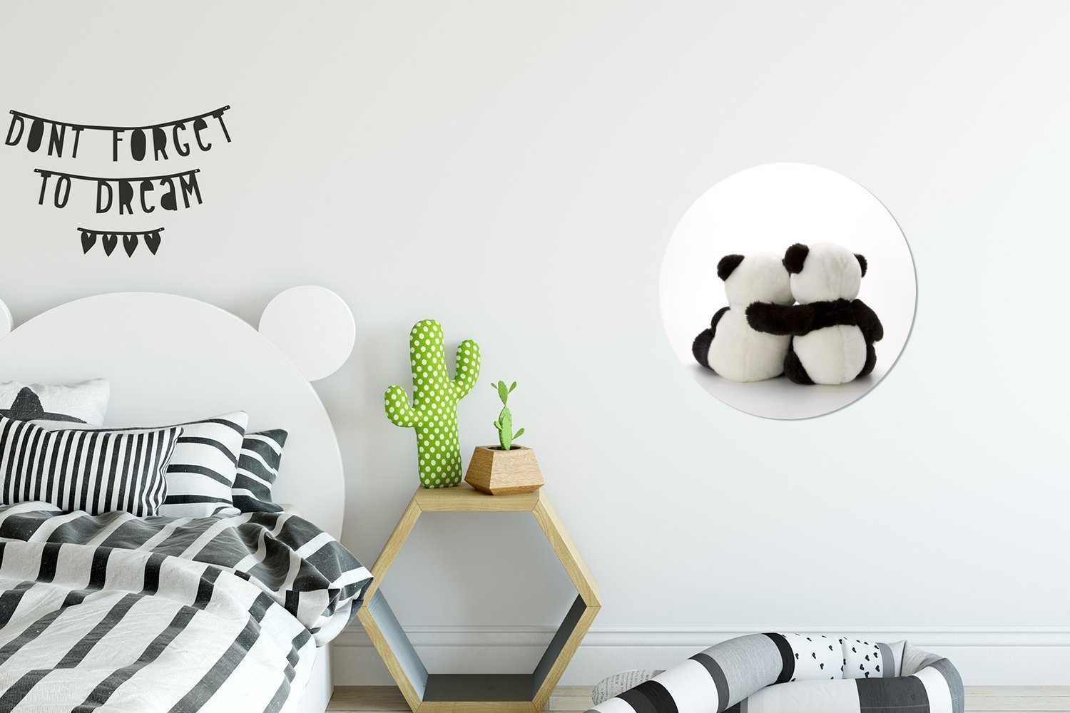 MuchoWow Wandsticker Weiß Tapetenaufkleber, Rund, Wohnzimmer - für Kinderzimmer, - Pandabär Tapetenkreis St), (1 Stofftier