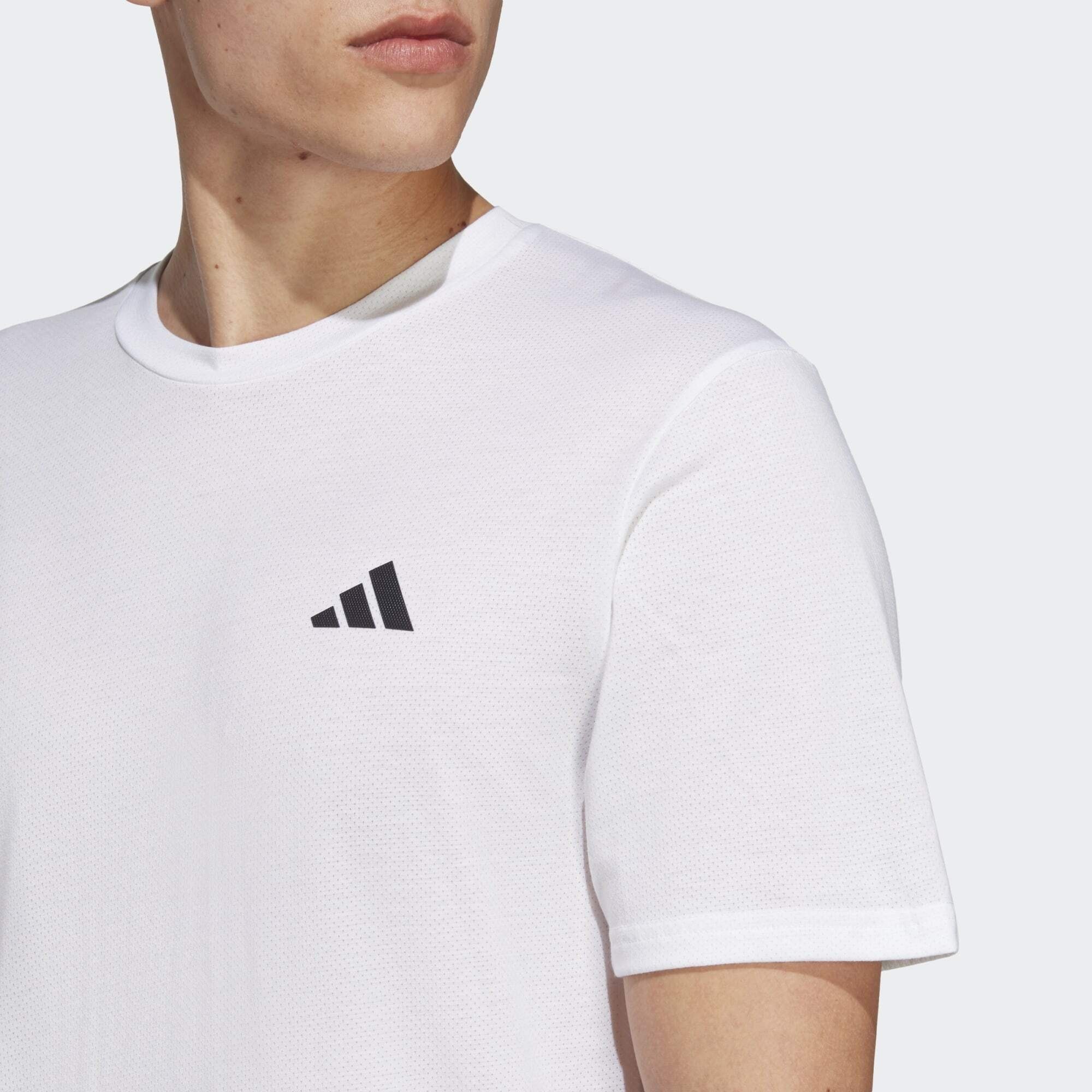 White TRAIN Funktionsshirt T-SHIRT ESSENTIALS Black TRAINING COMFORT / Performance adidas