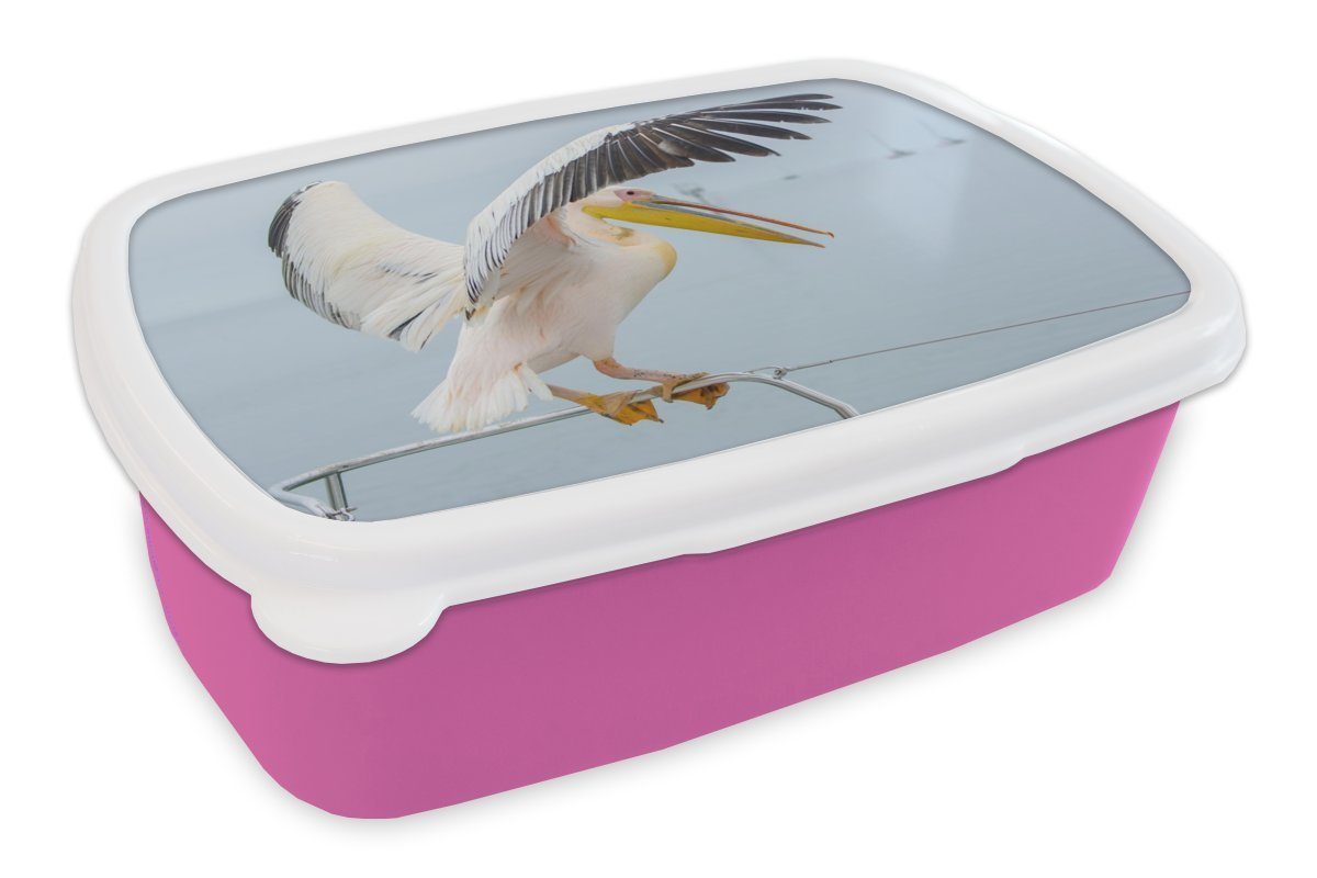 MuchoWow Lunchbox Rosa Pelikan breitet seine Flügel aus, Kunststoff, (2-tlg), Brotbox für Erwachsene, Brotdose Kinder, Snackbox, Mädchen, Kunststoff