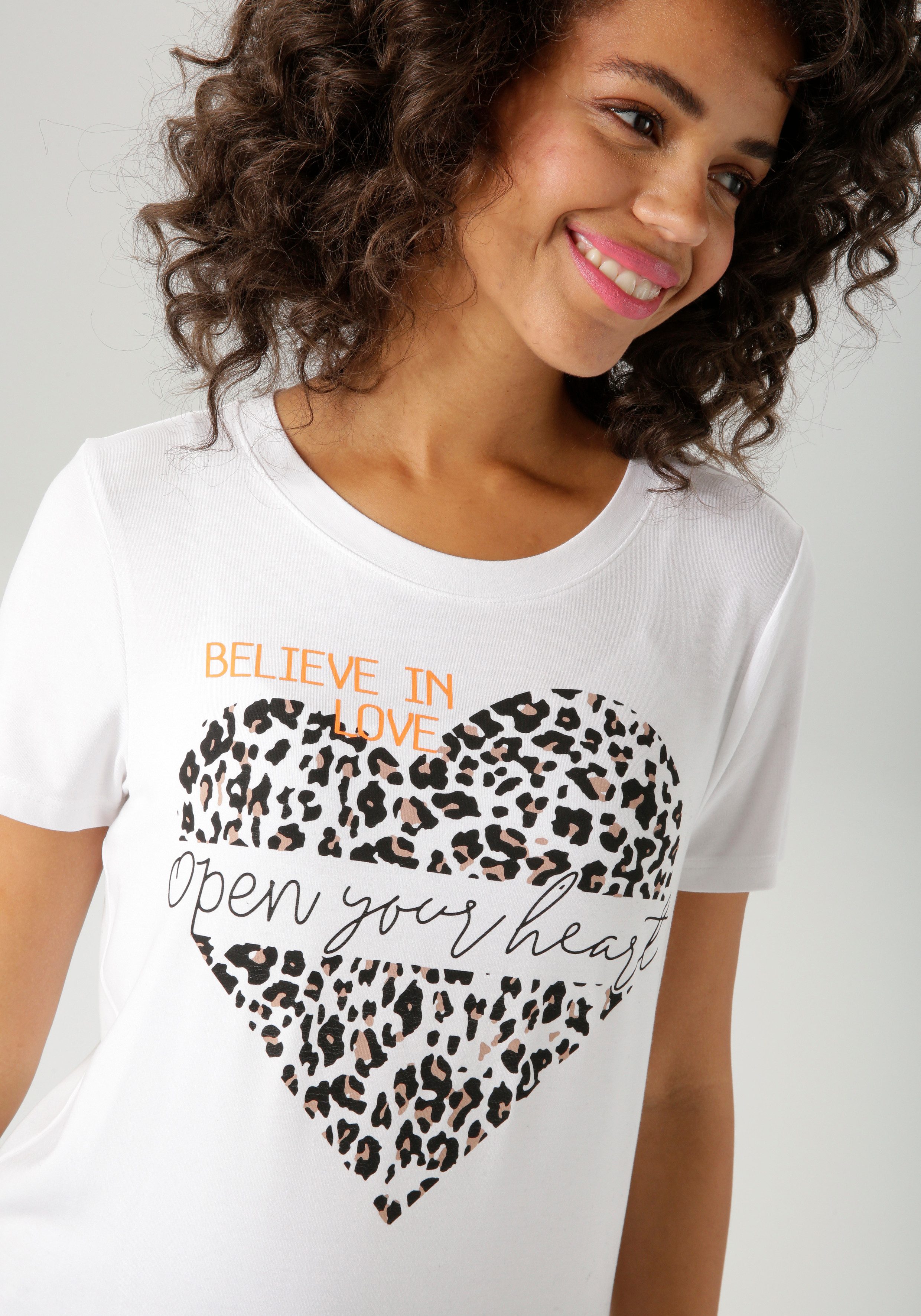 Aniston CASUAL T-Shirt mit Herz, Leo-Druck und Statement-Schriftzügen