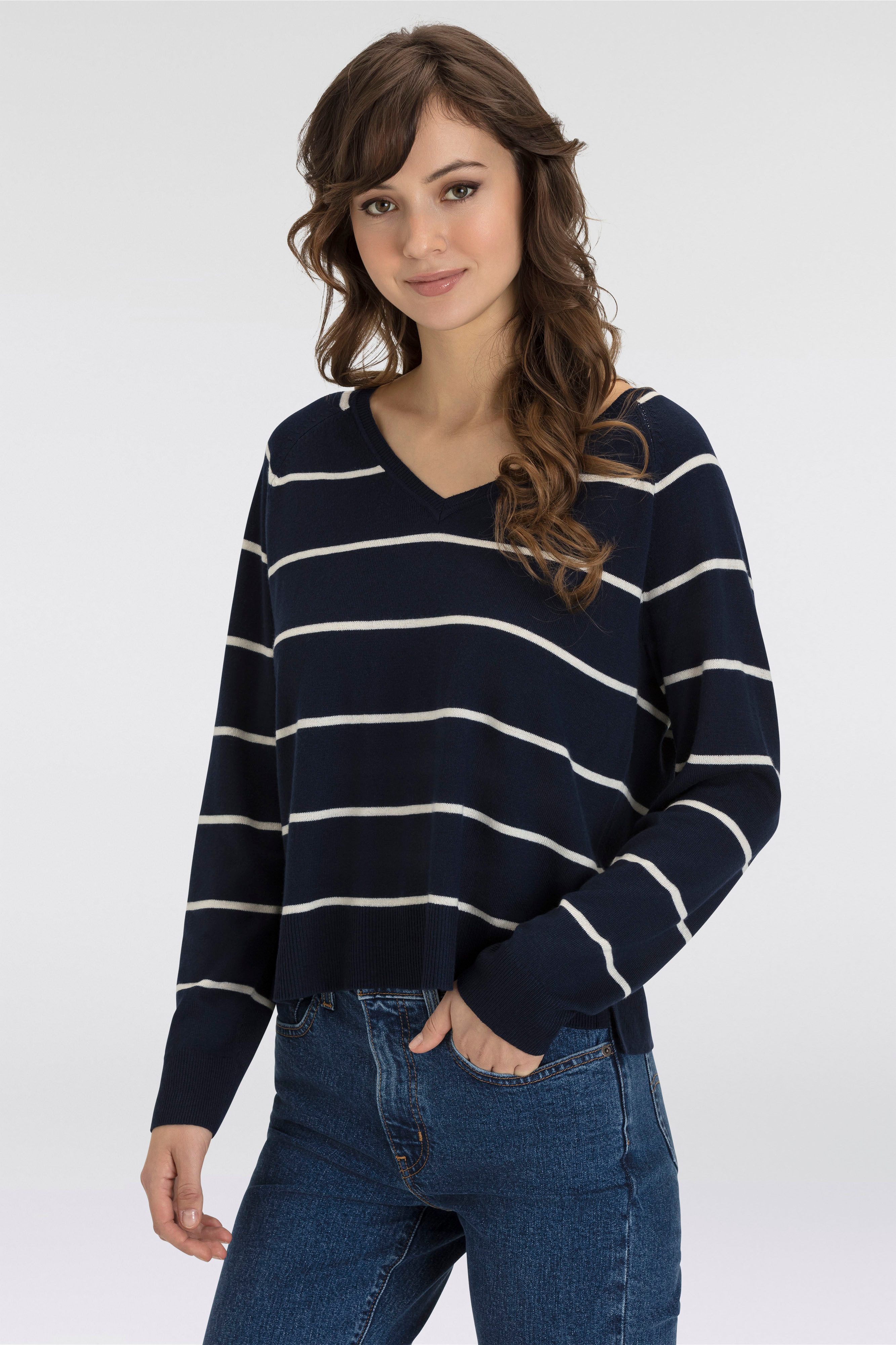 Levi's® Longpullover PETAL VNECK SWEATER mit Rippbündchen günstig online kaufen