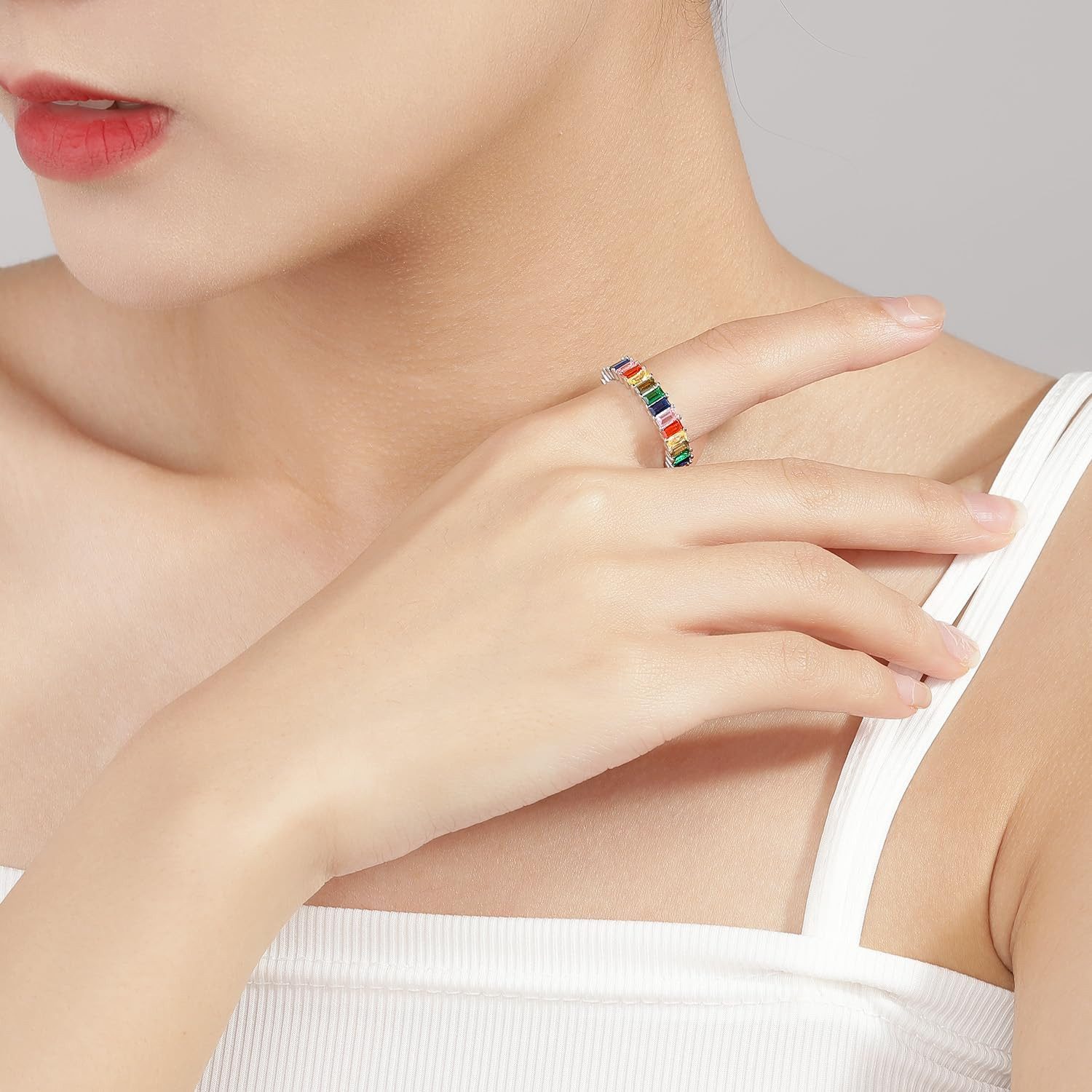Lisandra Scott Silberring 18K Rainbow Baguette Ring 925 Sterling Silber mit Regenbogen Steinen, Funkelnd in allen Farben – dein Statement-Ring für jedes Outfit