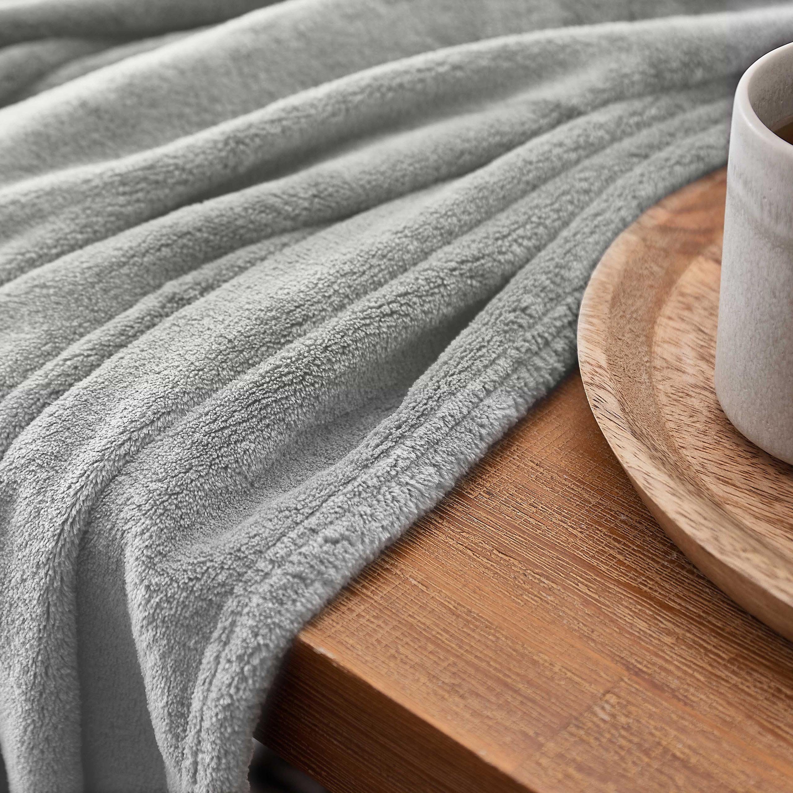 Wohndecke Kuscheldecke Tagesdecke Sofadecke Coral Fleece 220x240cm, Lumalan günstig online kaufen