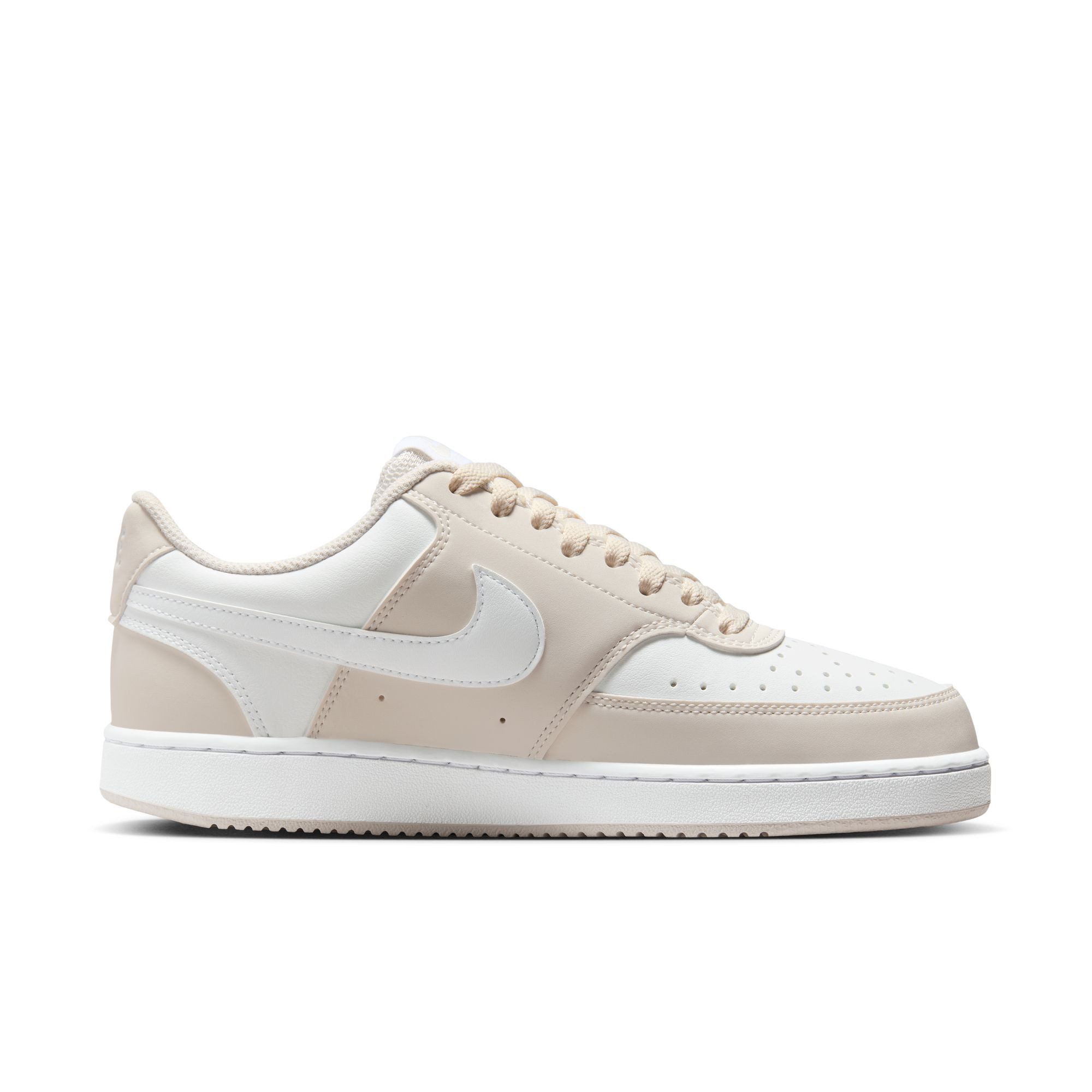 Nike Sportswear W COURT VISION LOW P NBK Sneaker inspiriert vom Design des Nike Air Force