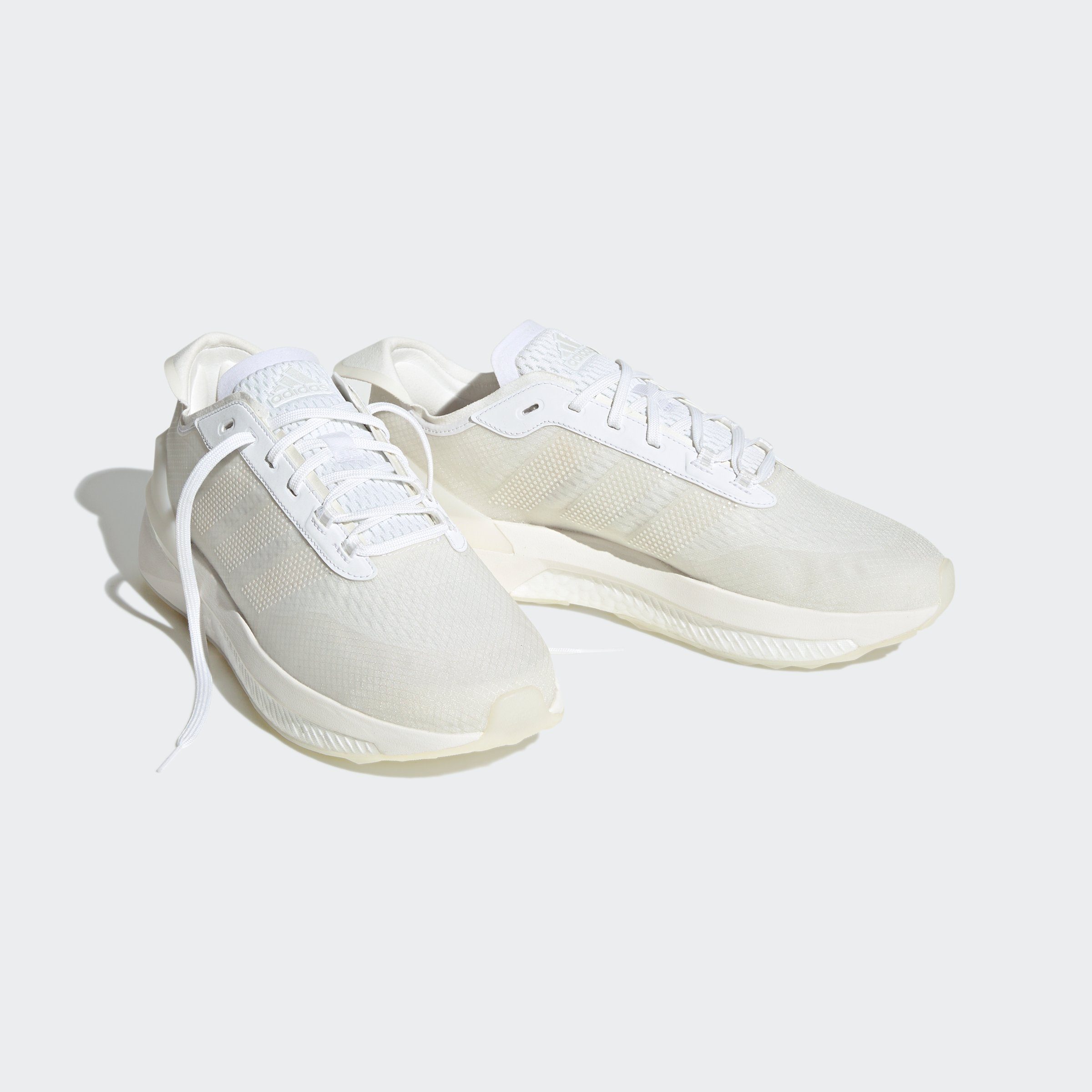 AVRYN White Zero adidas White Cloud Sneaker Metallic Crystal / Sportswear /
