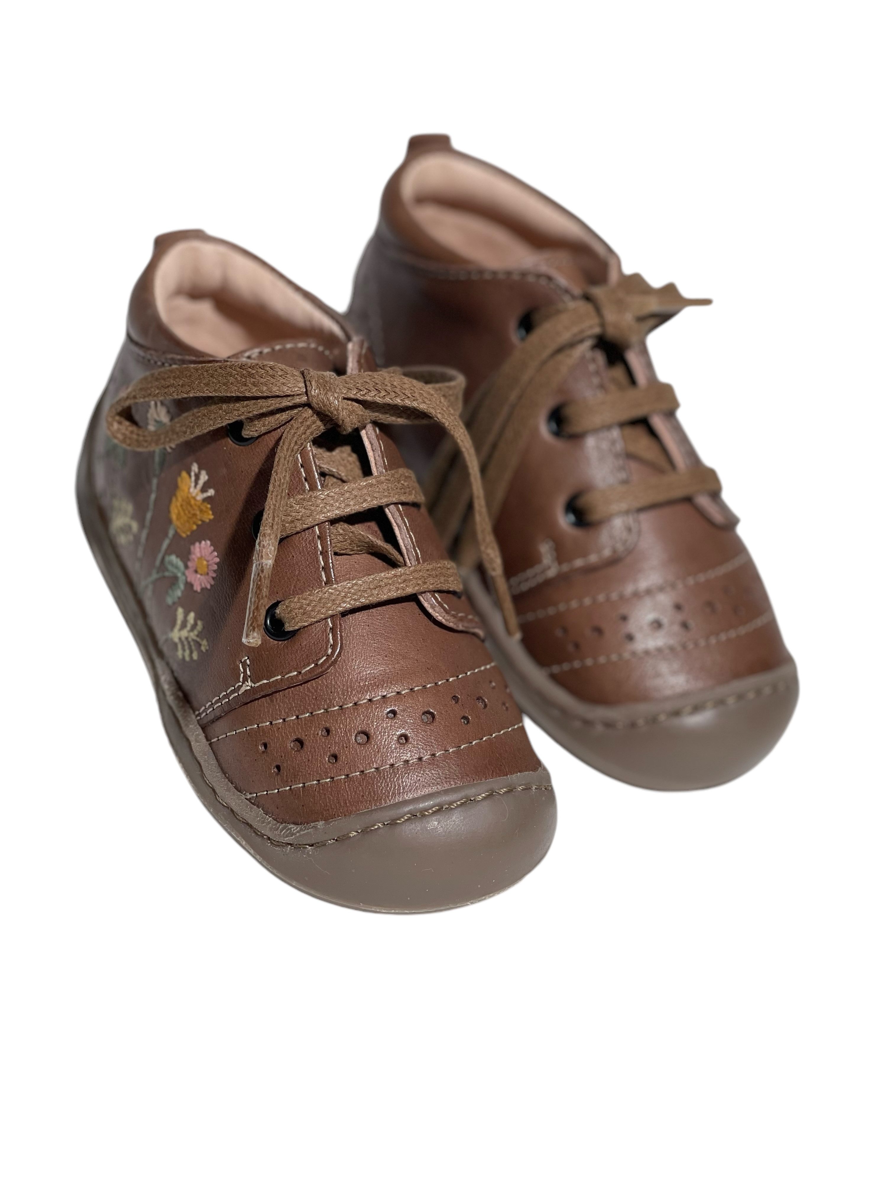 Anna und Paul FLORA Outdoorschuh (1-tlg) hochwertige vegetabil gegerbtes Leder