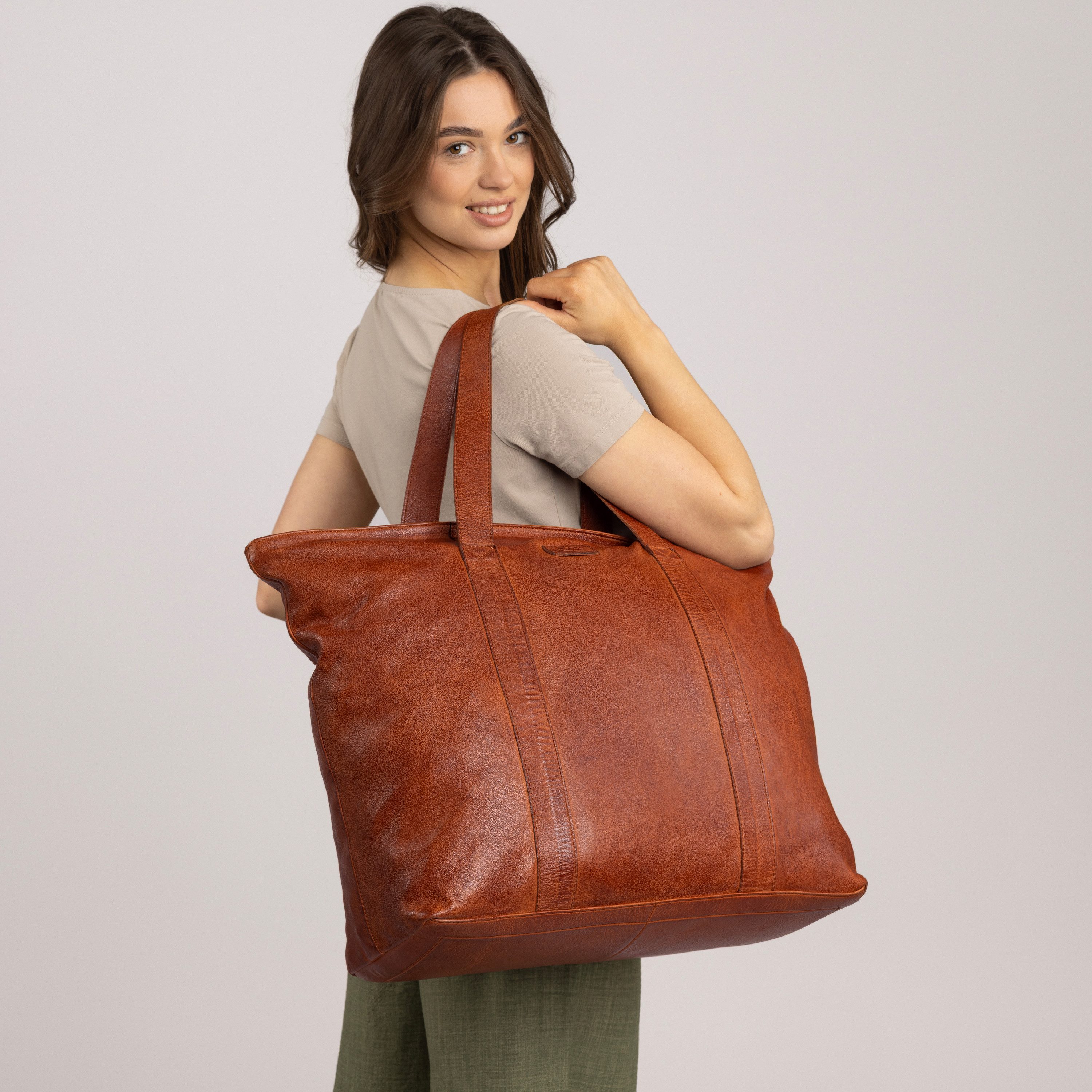 Gusti Leder Handtasche Gusti Leder Handtasche Alexis (1-tlg)