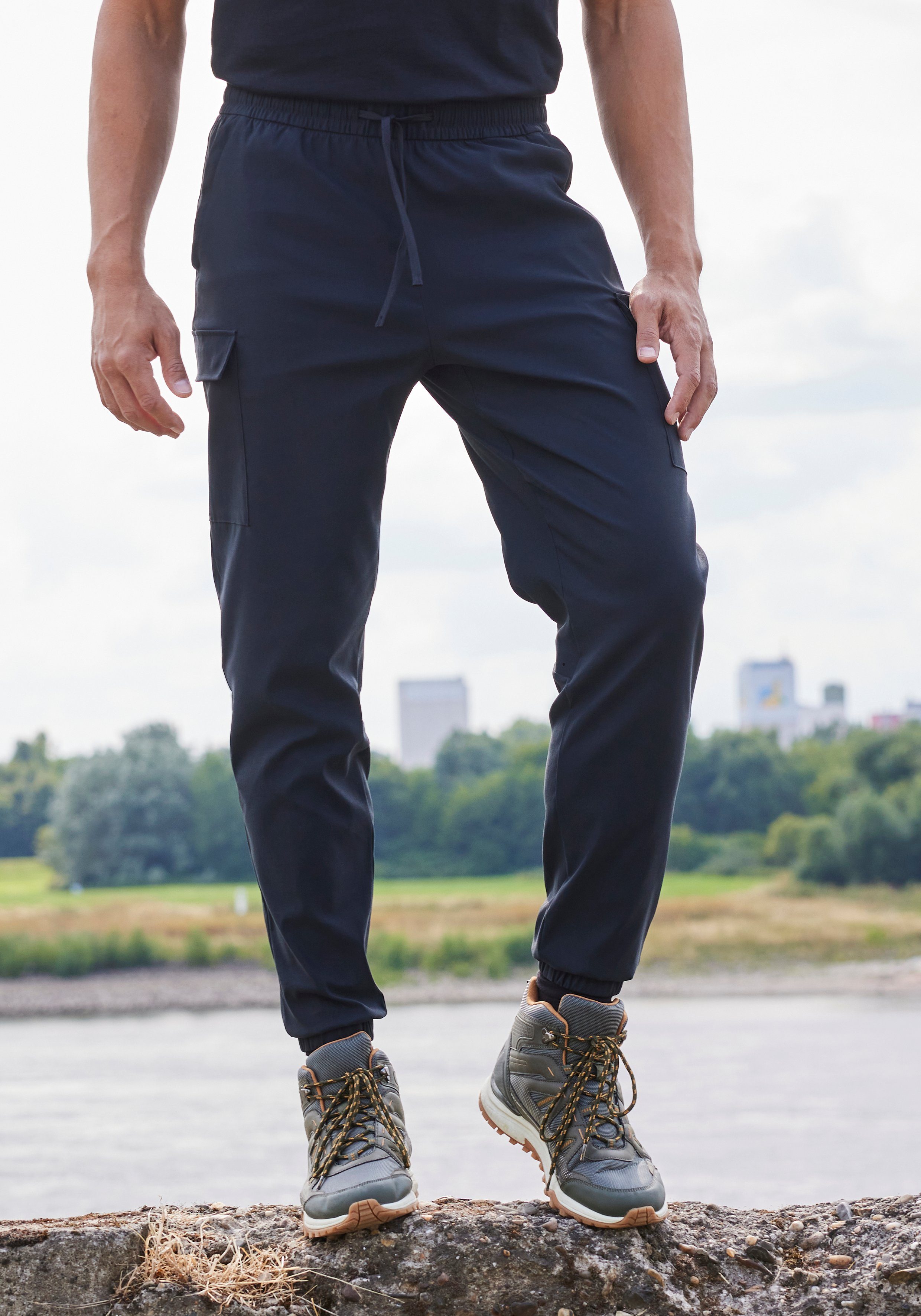 John Devin Jogger Pants Trekking-Outdoor-Hose mit Belüftung im Kniebereich
