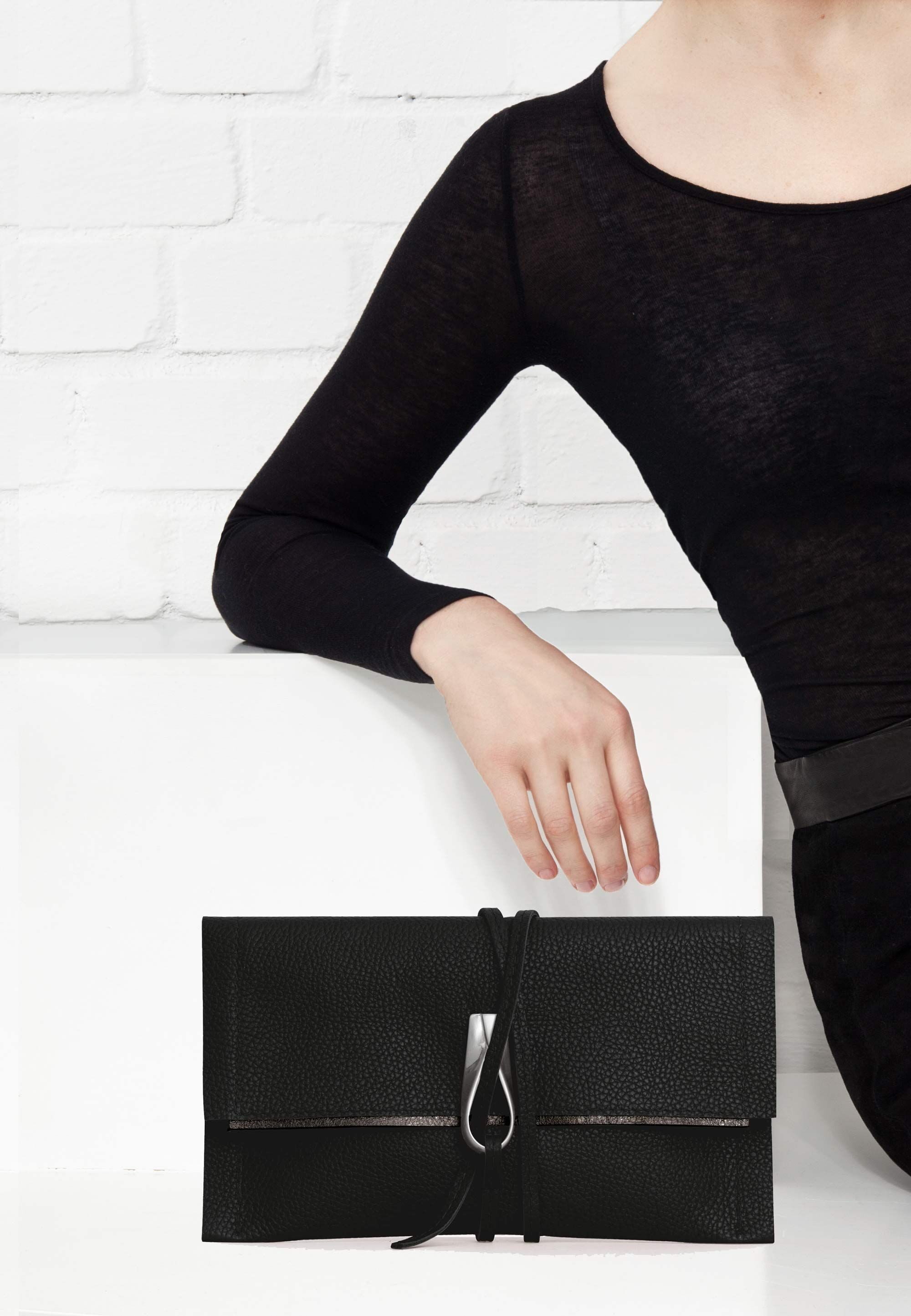 GRETCHEN Clutch Opal Loop