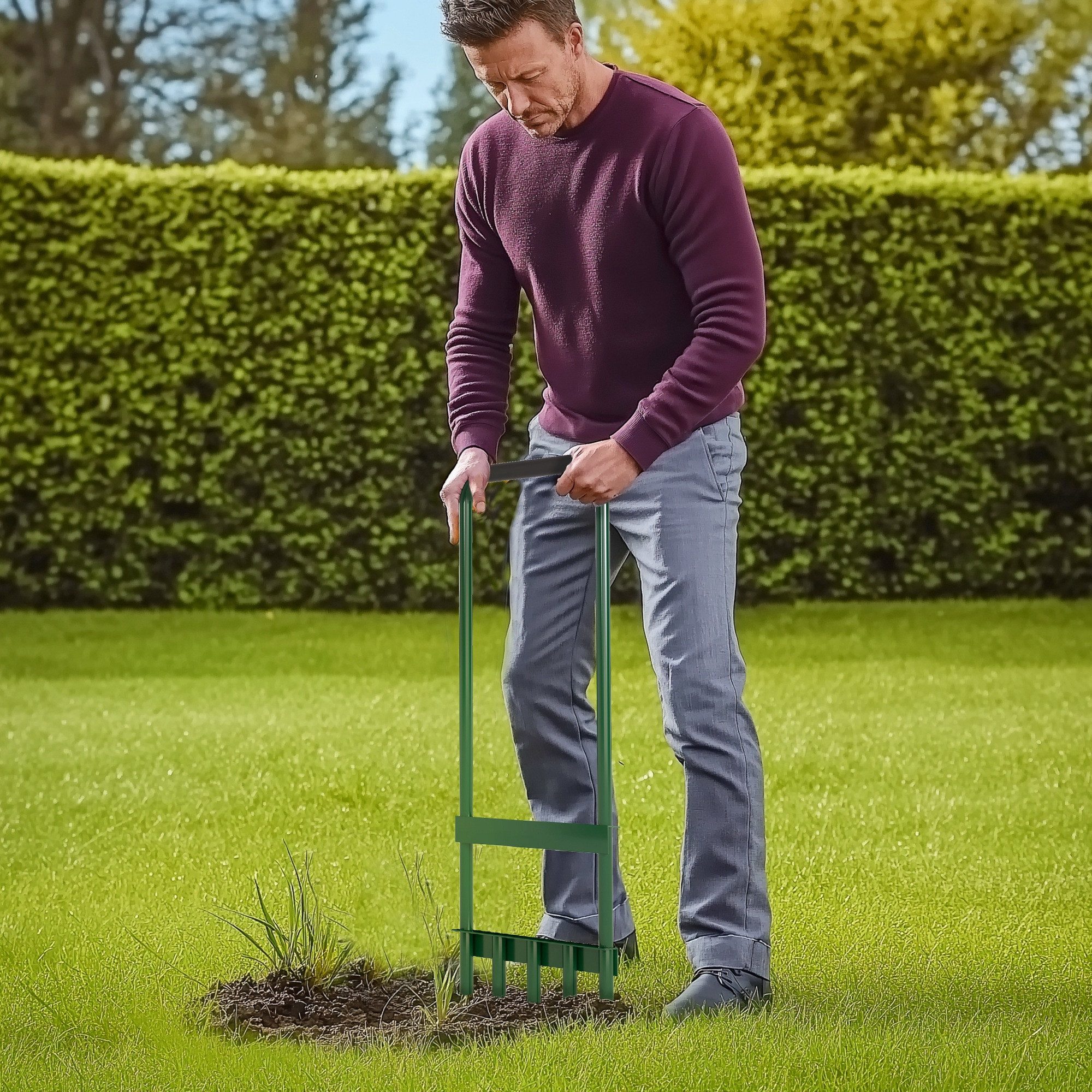 Outsunny Gartenpflege-Set Rasenlüfter Aerifizierer mit rutschfest Griff, Boden Belüftung, 30cm Breite, für Garten Höfe