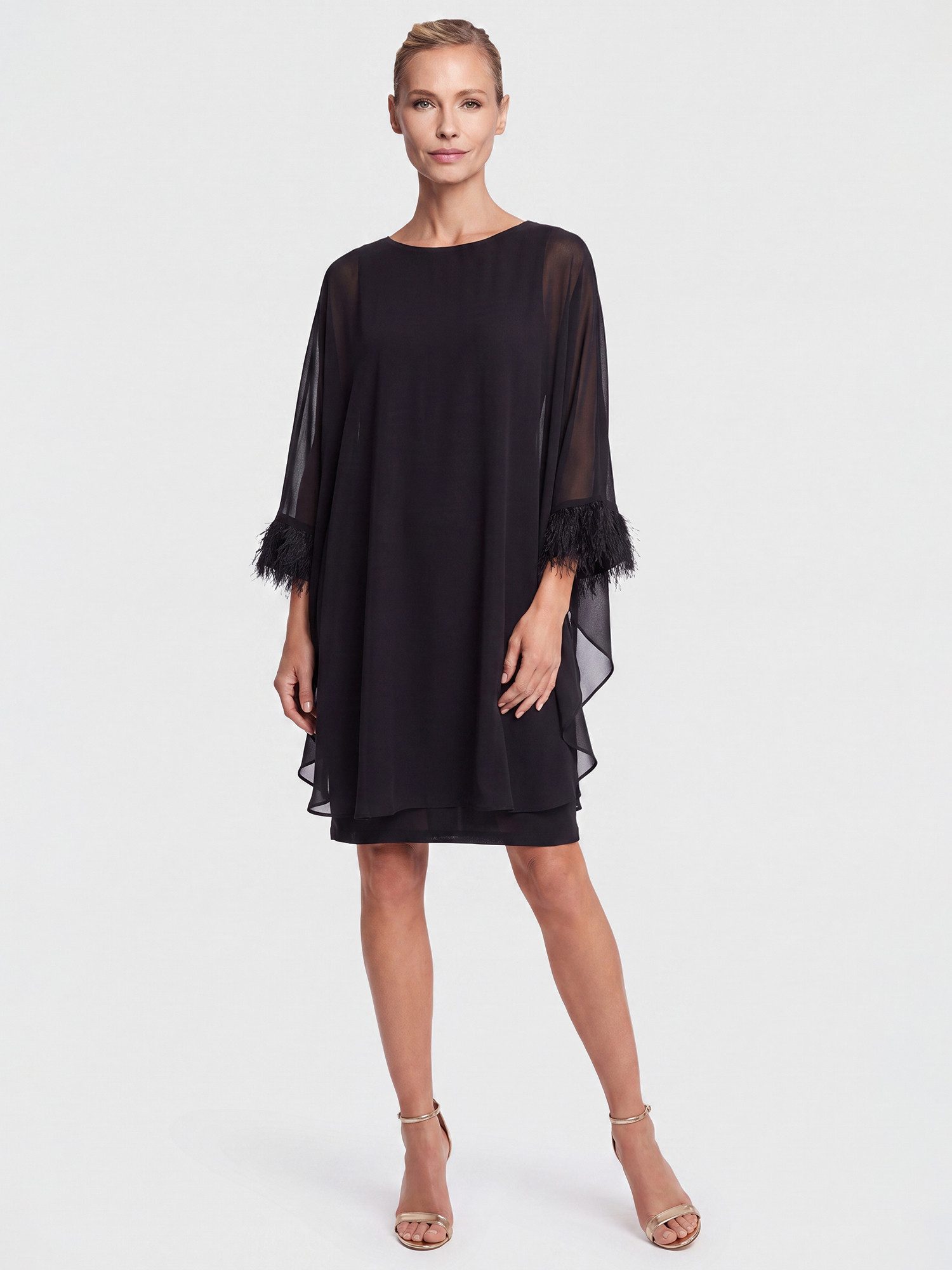 Apart Jerseykleid mit asymmetrischem Chiffon-Cape und Fransen