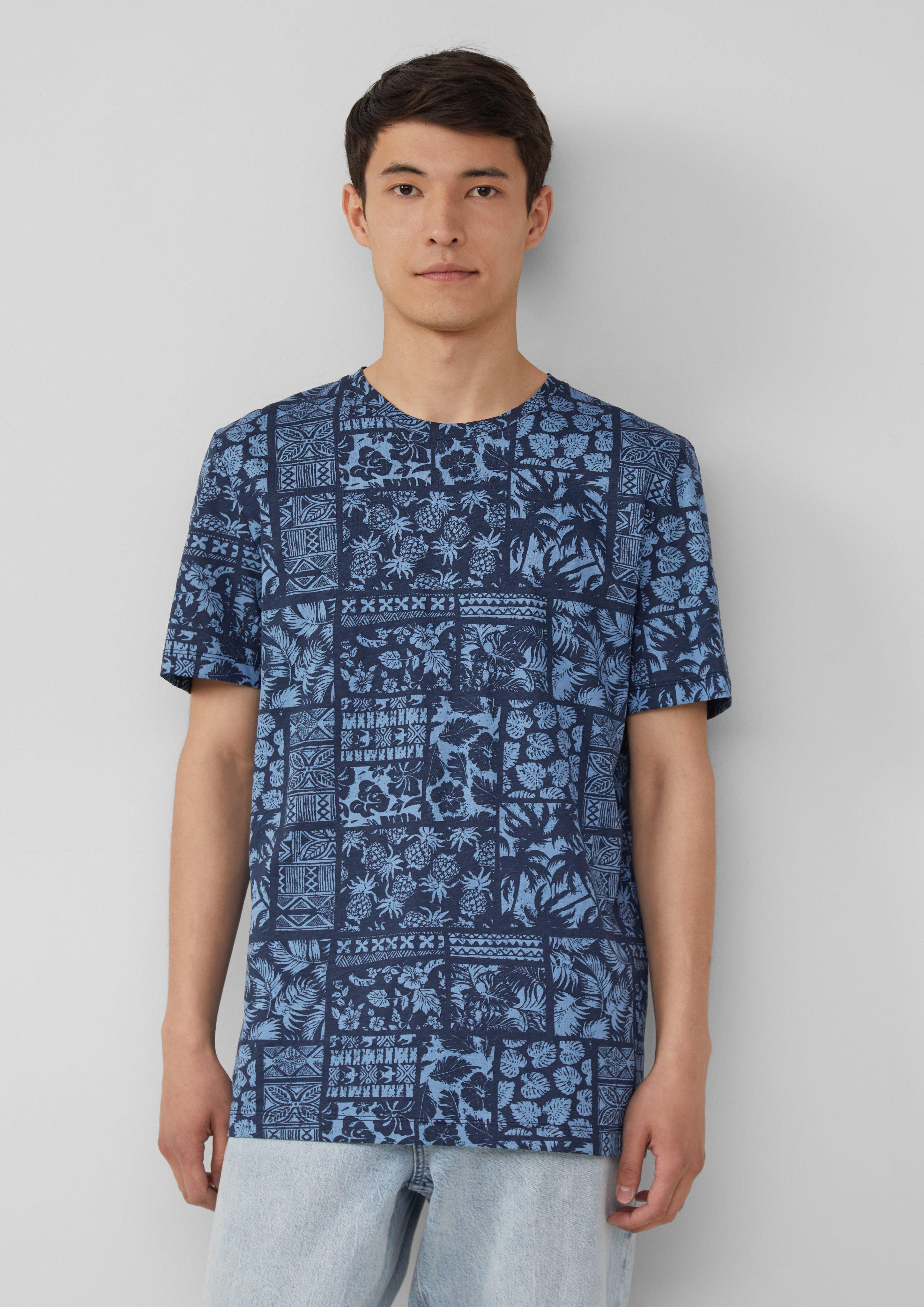 s.Oliver Kurzarmshirt Baumwoll-T-Shirt mit All-over-Print Label-Patch günstig online kaufen