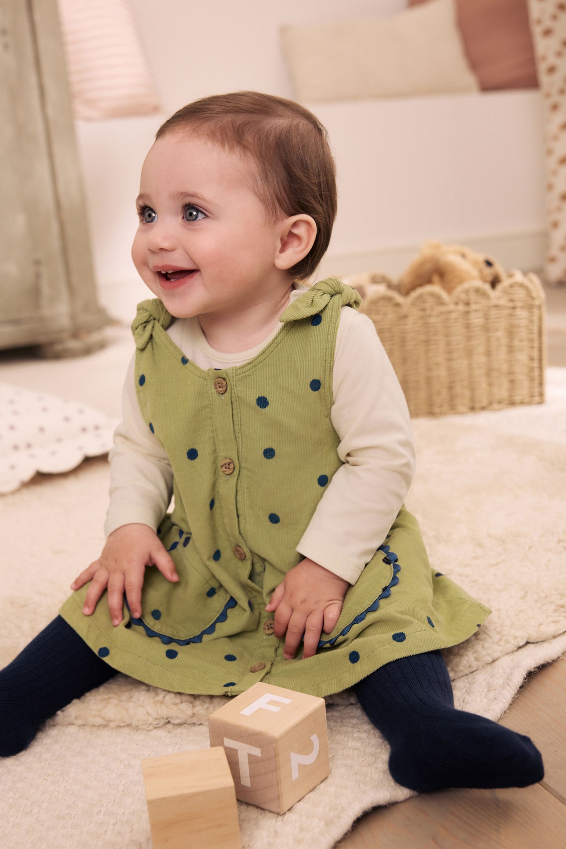 Next Latzkleid 3-teiliges Baby-Set: Kleid, Body und Strumpfhose (3-tlg)