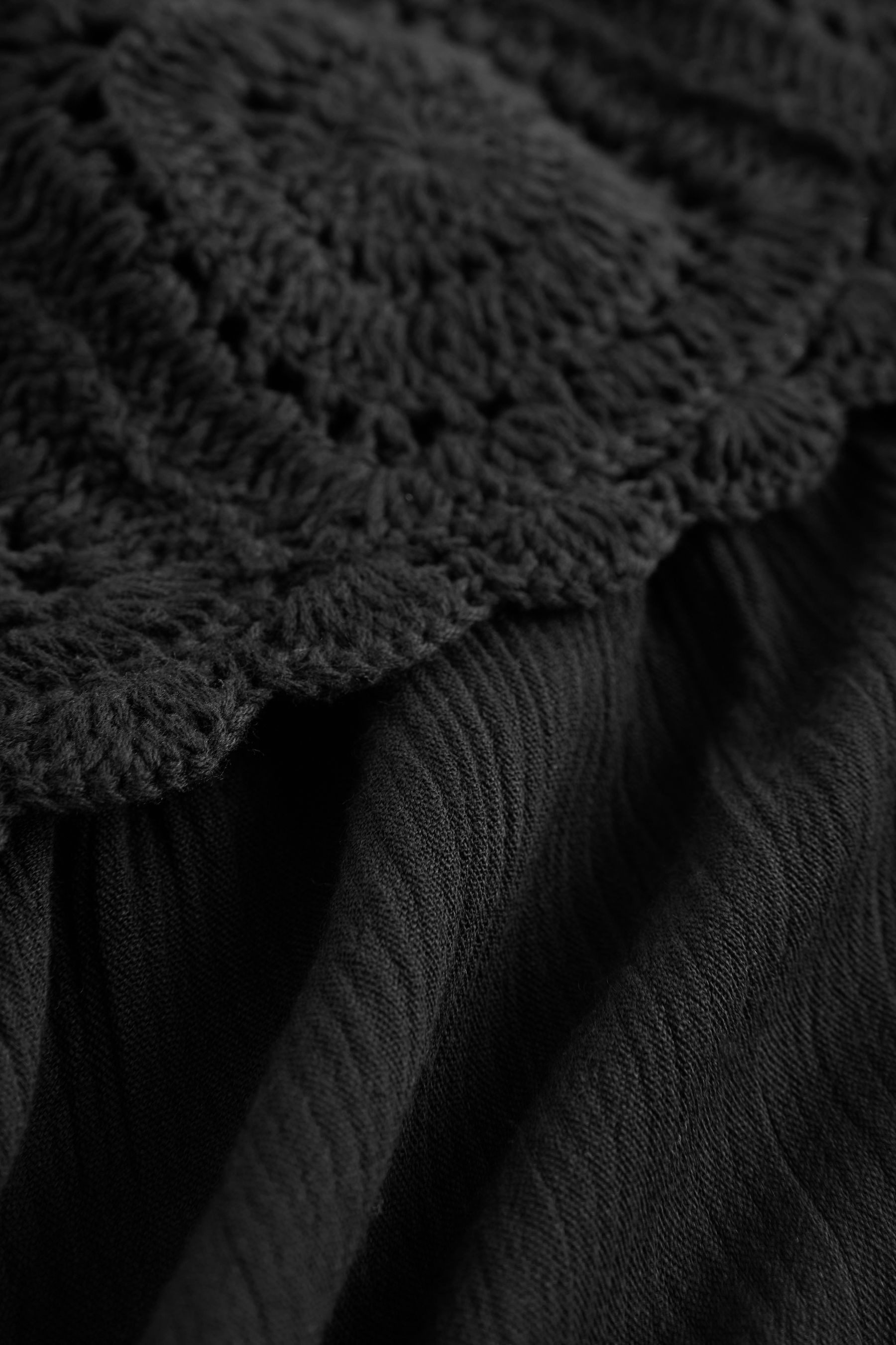 Next Jumpsuit Einschulteriger Häkel-Jumpsuit mit weitem Bein (1-tlg)