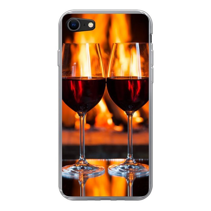 MuchoWow Handyhülle Zwei Gläser Rotwein am offenen Feuer Handyhülle Apple iPhone SE (2020) Smartphone-Bumper Print Handy