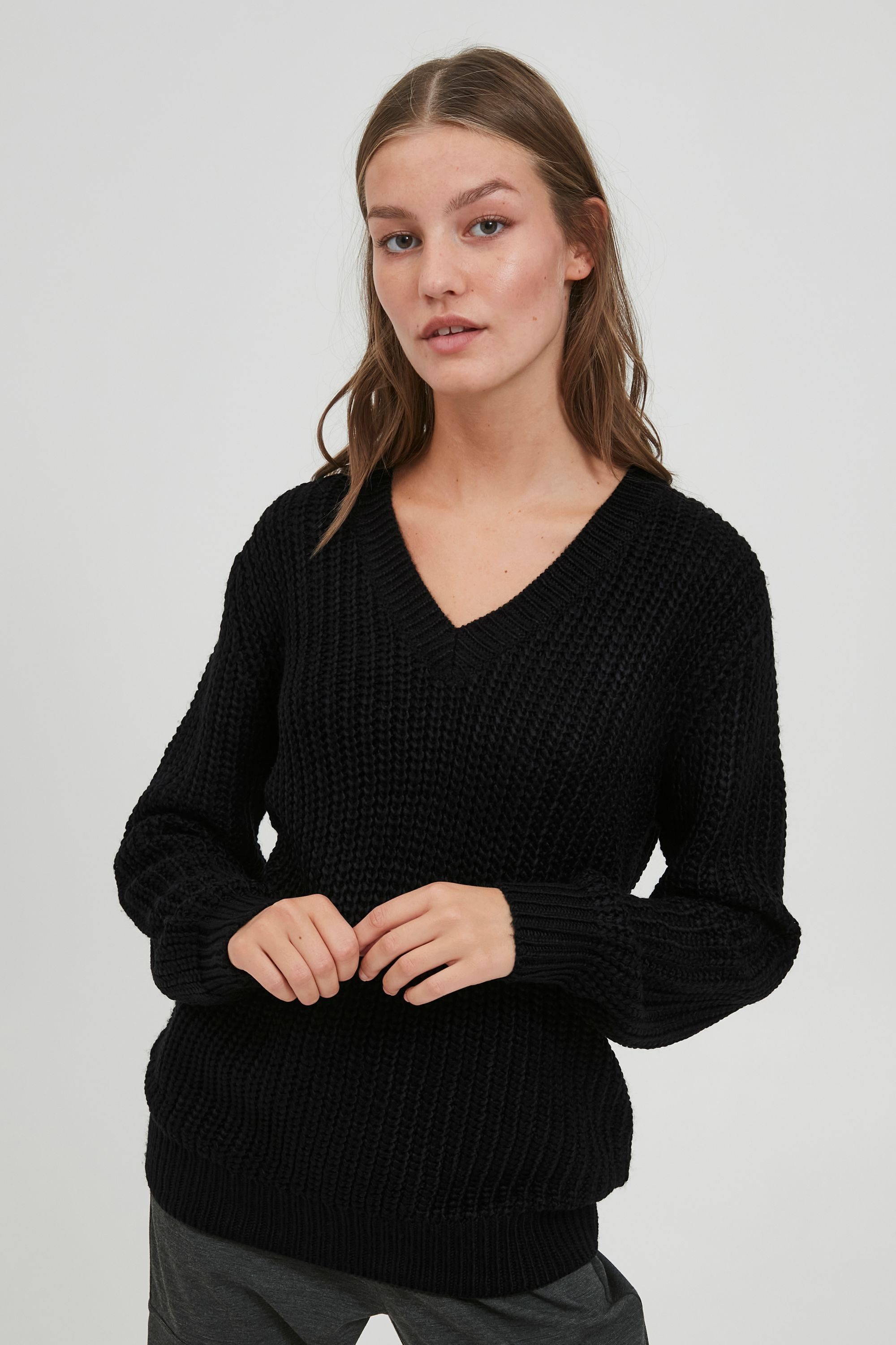 OXMO Strickpullover OXLavea Grobstrickpullover mit V-Ausschnitt. € 44,99