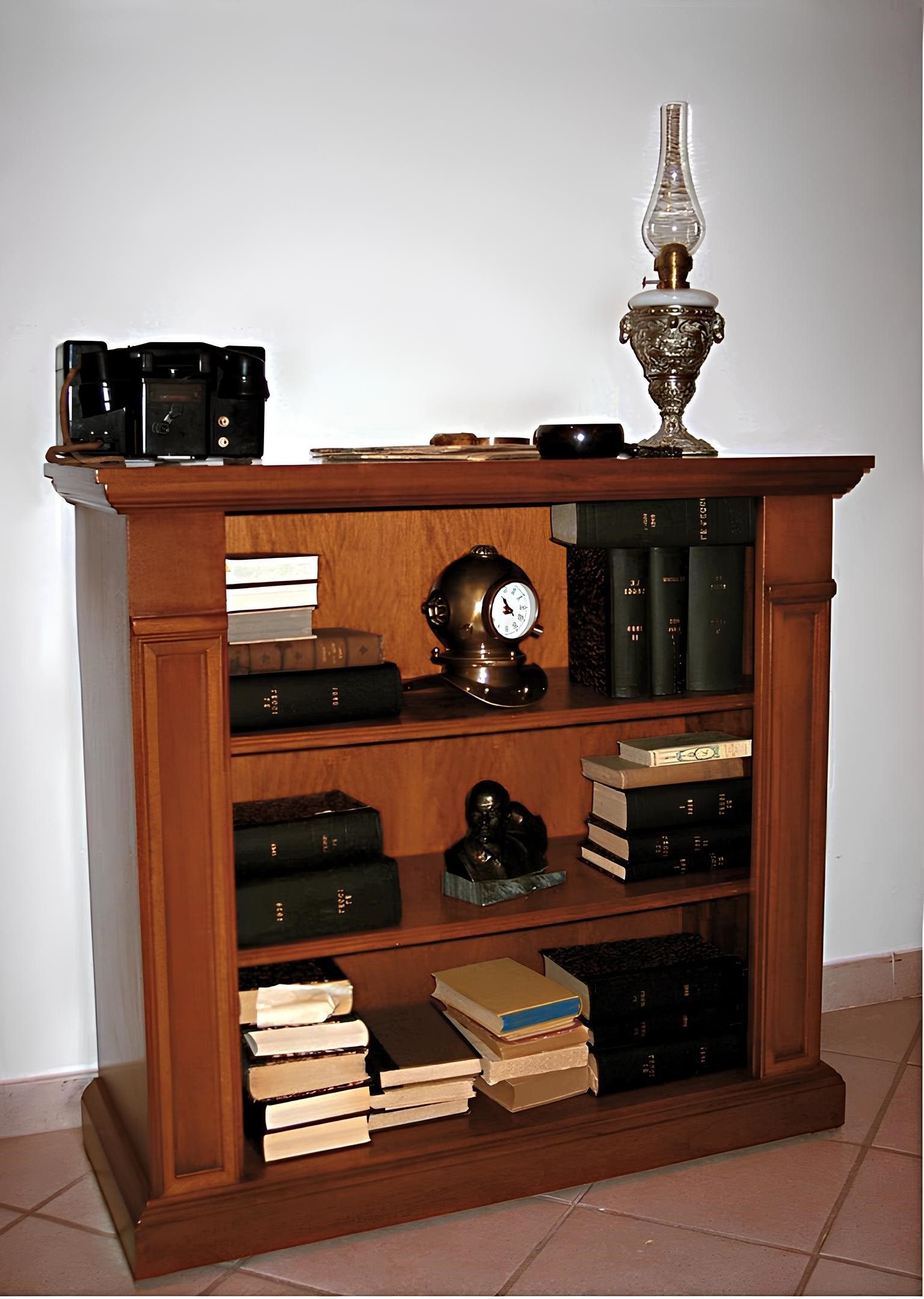 Xlmoebel Bücherregal Klassischer Vitrinenschrank aus Holz für Bücher und Dekoration, 1-tlg., Hergestellt in Europa