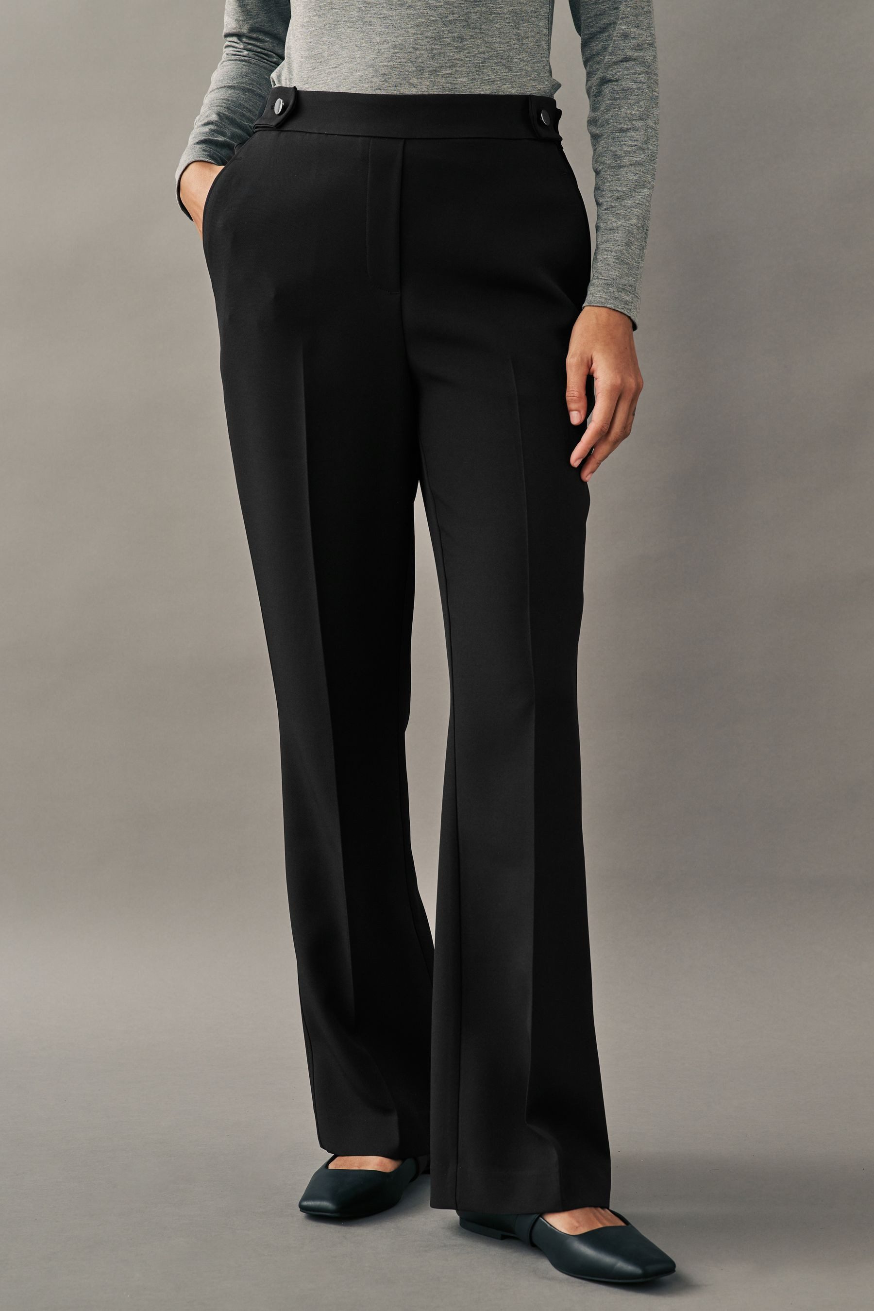 Next Bootcuthose Hochwertige Bootcut-Hose, Kurzgröße (1-tlg)