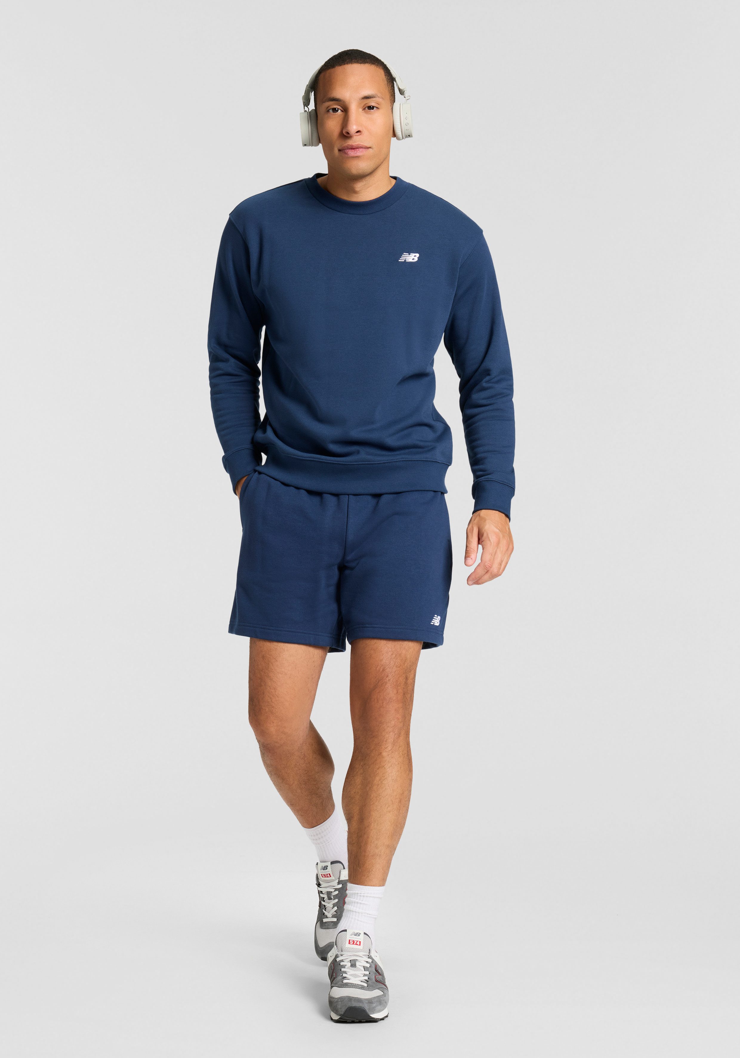 New Balance Sweatshirt SPORT ESSENTIALS FRENCH TERRY CREW mit Rundhalsausschnitt, in normaler Länge