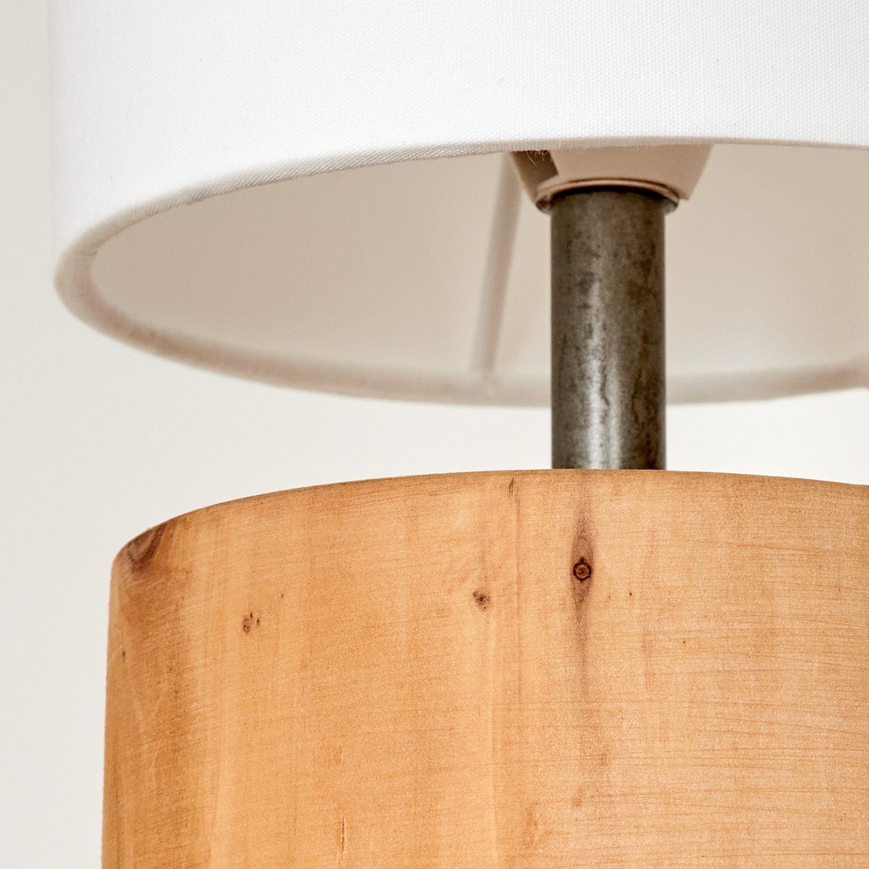 Tischlampe, E14, Holz/Stoff in m. Ø12cm, hofstein aus Natur/Weiß, Leuchtmittel, Nachttischlampe Leucht An-/Ausschalter ohne »Coletta« Tischleuchte