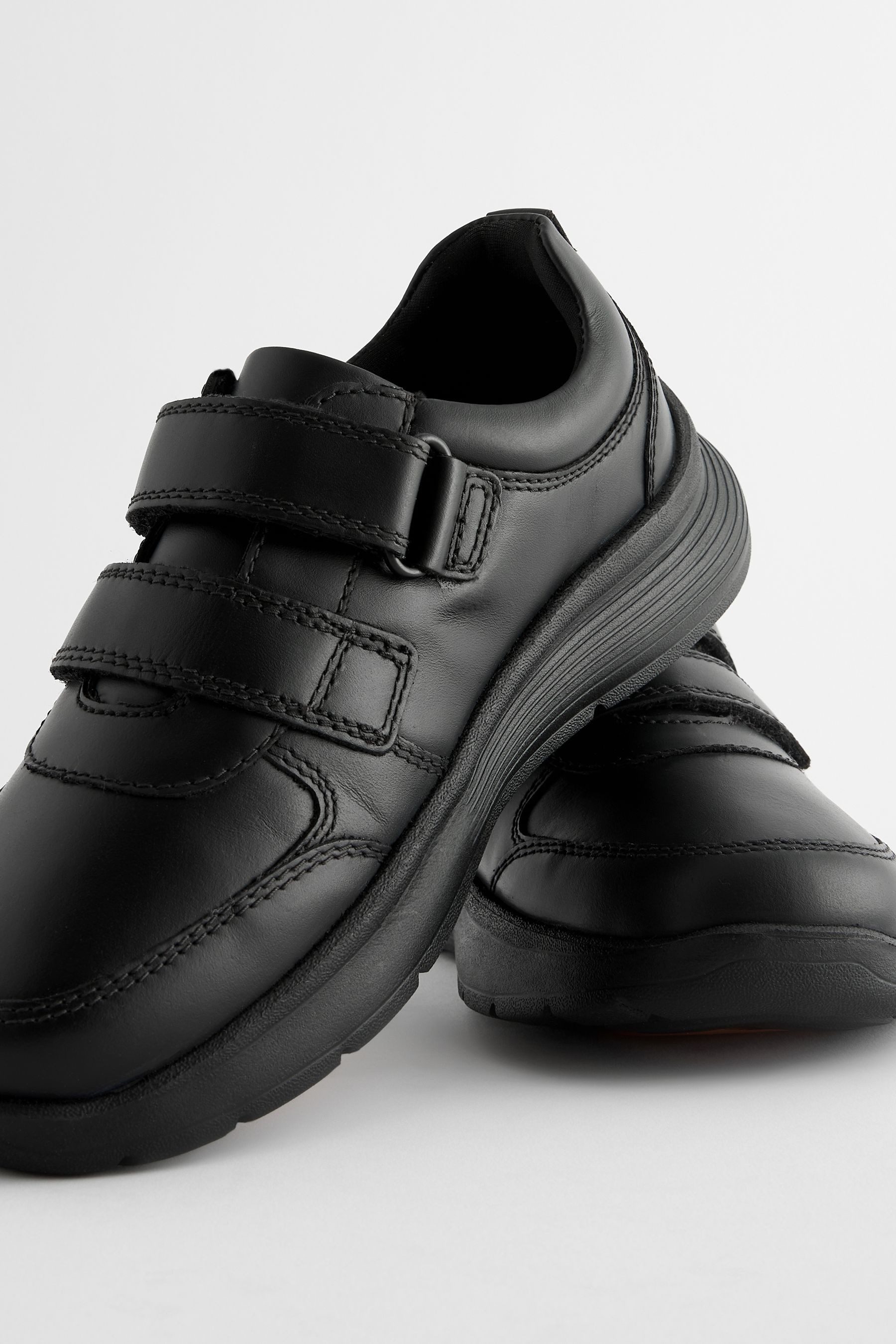 Next Lederschuhe, 2 Klettriemen, weite Passform Klettschuh (1-tlg)