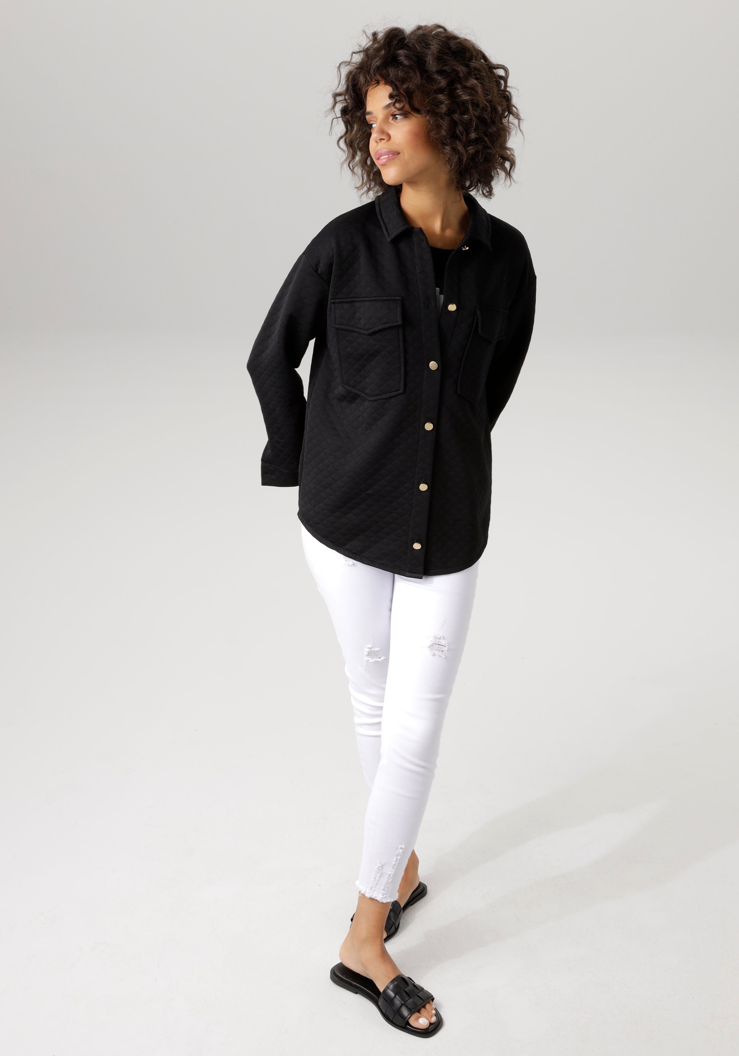 Aniston schwarz CASUAL Hemdjacke trendiger Stepp-Optik mit