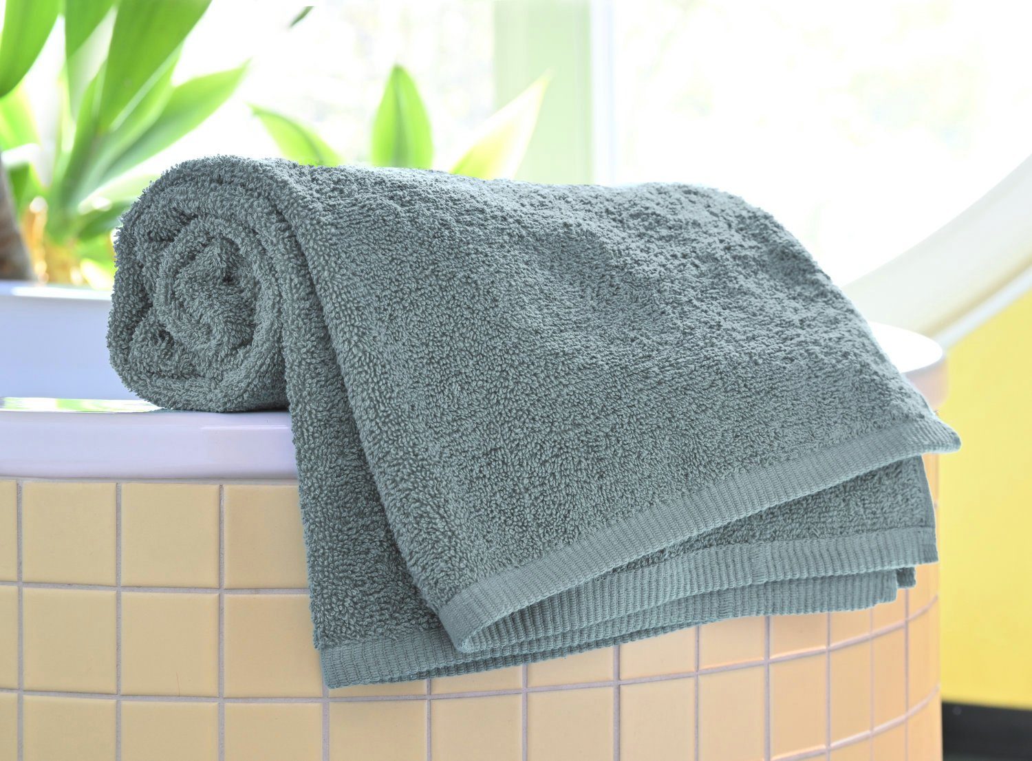 Wohnen und Accessoires GmbH & Co. KG Badetücher Voluminöses Badetuch, Duschtuch, Saunatuch, 100% Baumwoll-Frottee, (1-St), saugstark