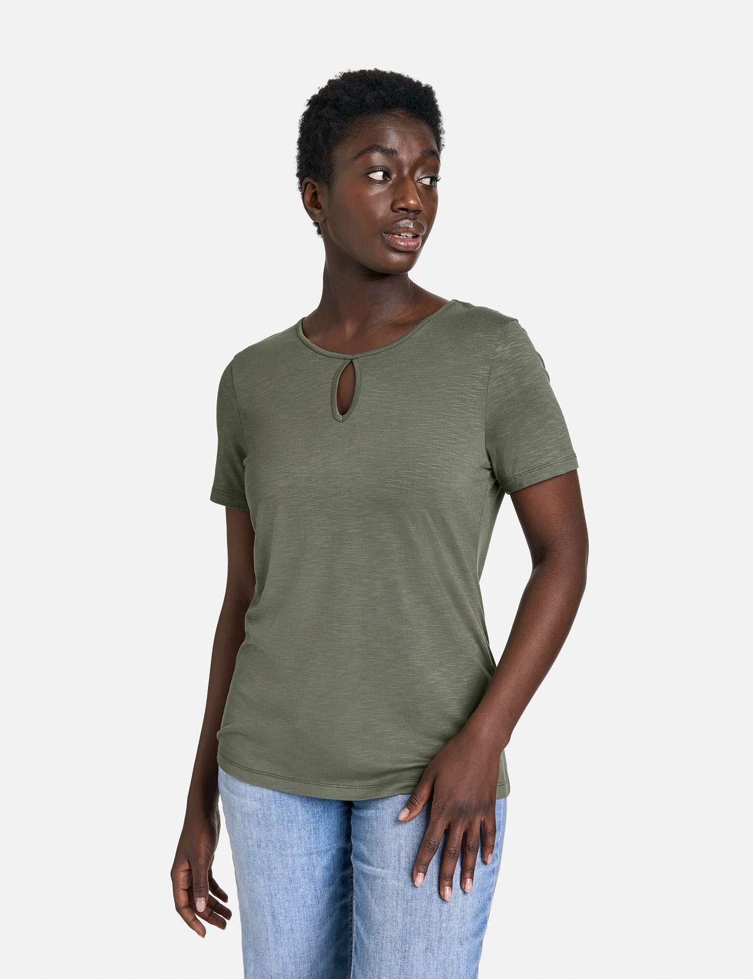GERRY WEBER Kurzarmshirt T-Shirt mit geknöpftem Tropfenauschnitt Olive | T-Shirts