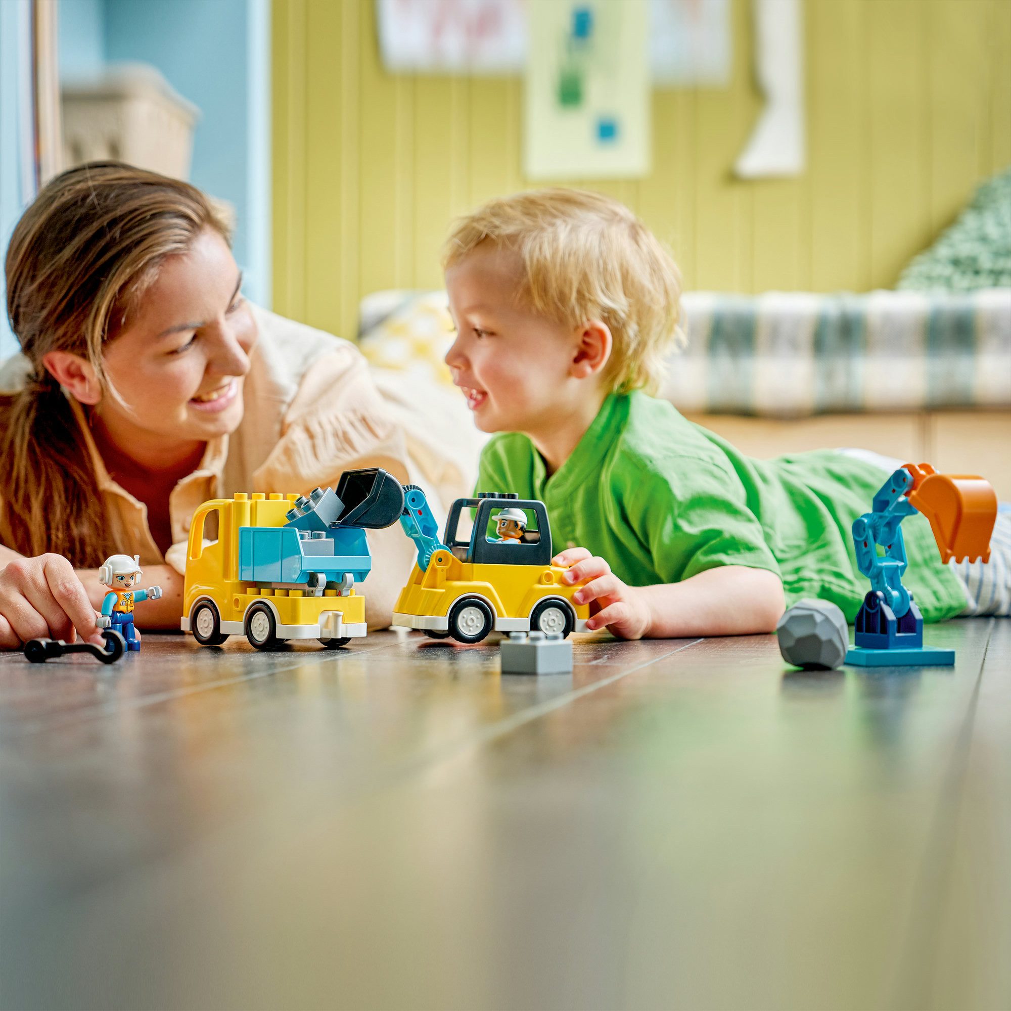 LEGO® Baufahrzeuge – 3-in-1-Set (10475), LEGO DUPLO Town Konstruktionsspielsteine, (22 St), Made in Europe