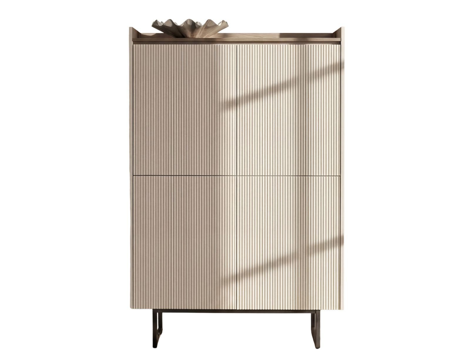 Compleo Highboard modern mit 4 Türen DENI, Kommode mit Lamellen auf hohen Beinen