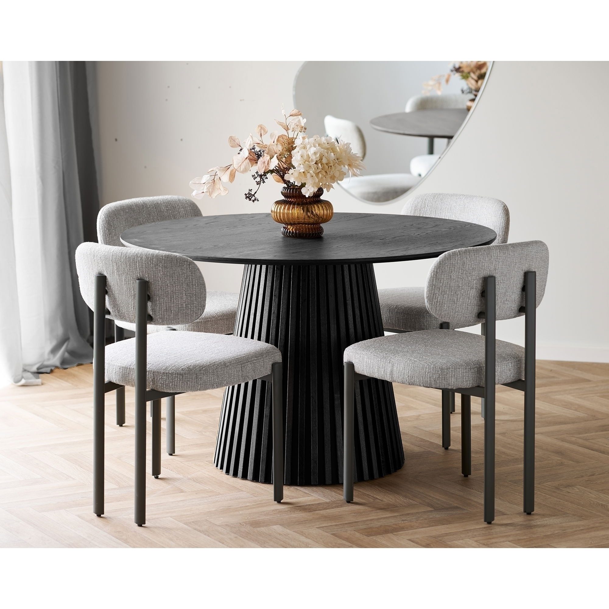 House Nordic Säulen-Esstisch in Schwarz, Eichenfurnier, MDF - 120x75x120cm (BxHxT)