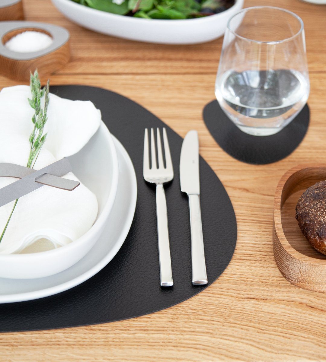 LIND DNA Platzset DOUBLE BULL Tischset Curve L warm grey/black, Table Mat Curve L Double Bull Warm Grey/Black