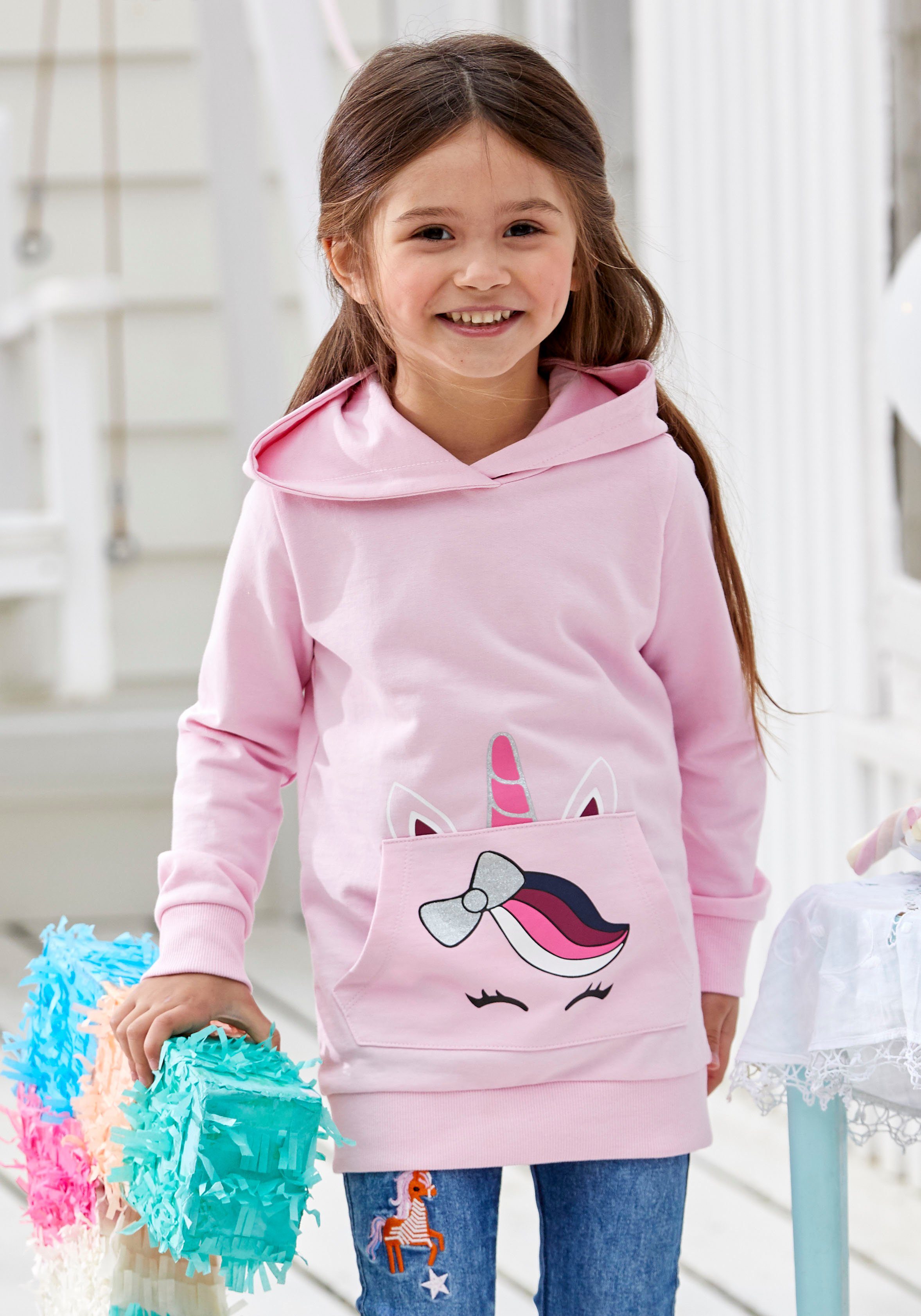 KIDSWORLD Kapuzensweatshirt, Longsweatshirt mit niedlichem Einhorn Langarm, Basic-Passform, bedruckt, mit Kapuze, aus Baumwolle