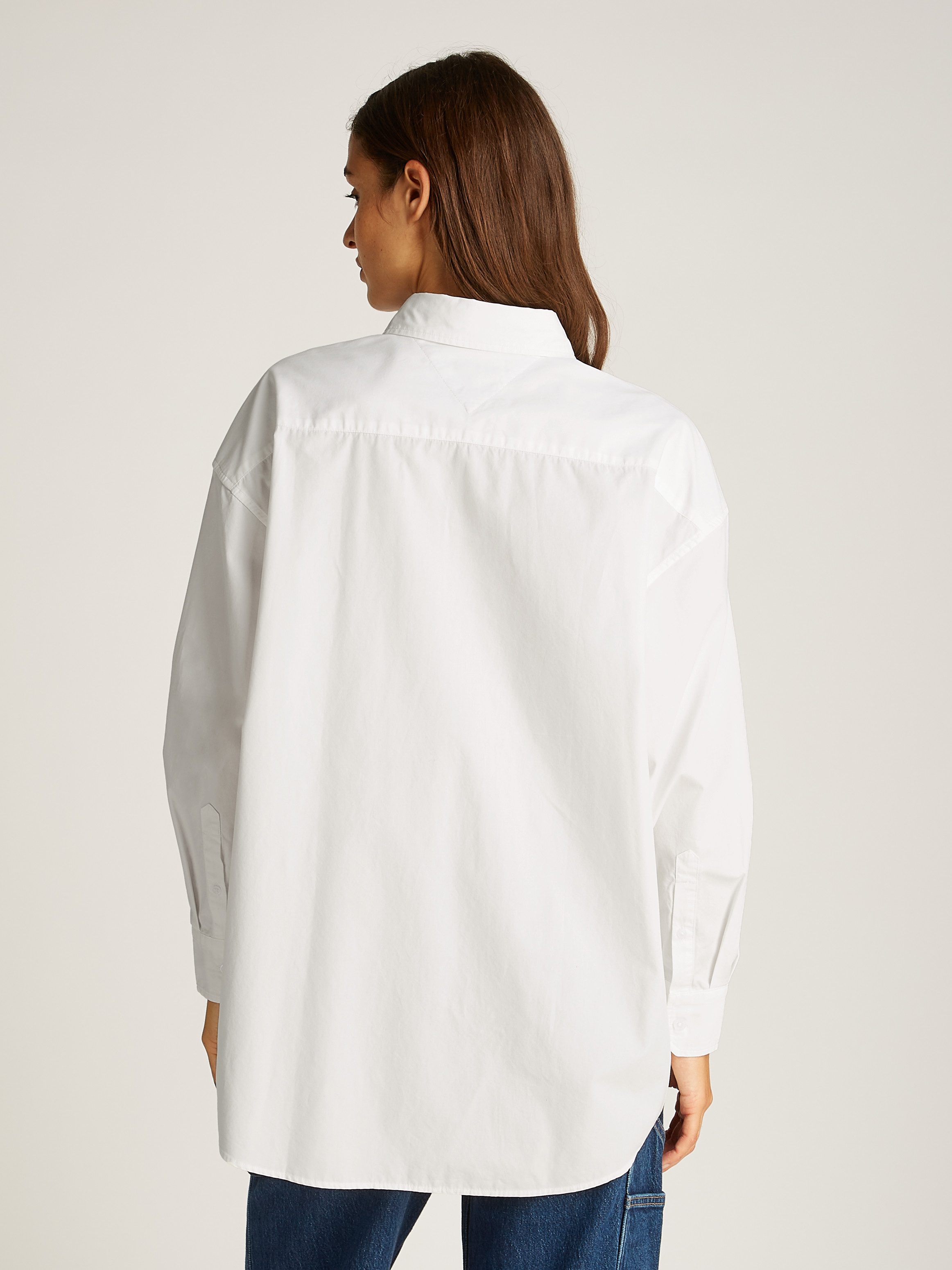 Tommy Jeans Hemdbluse TJW OVS BADGE POPLIN SHIRT EXT mit Brusttasche, mit L günstig online kaufen