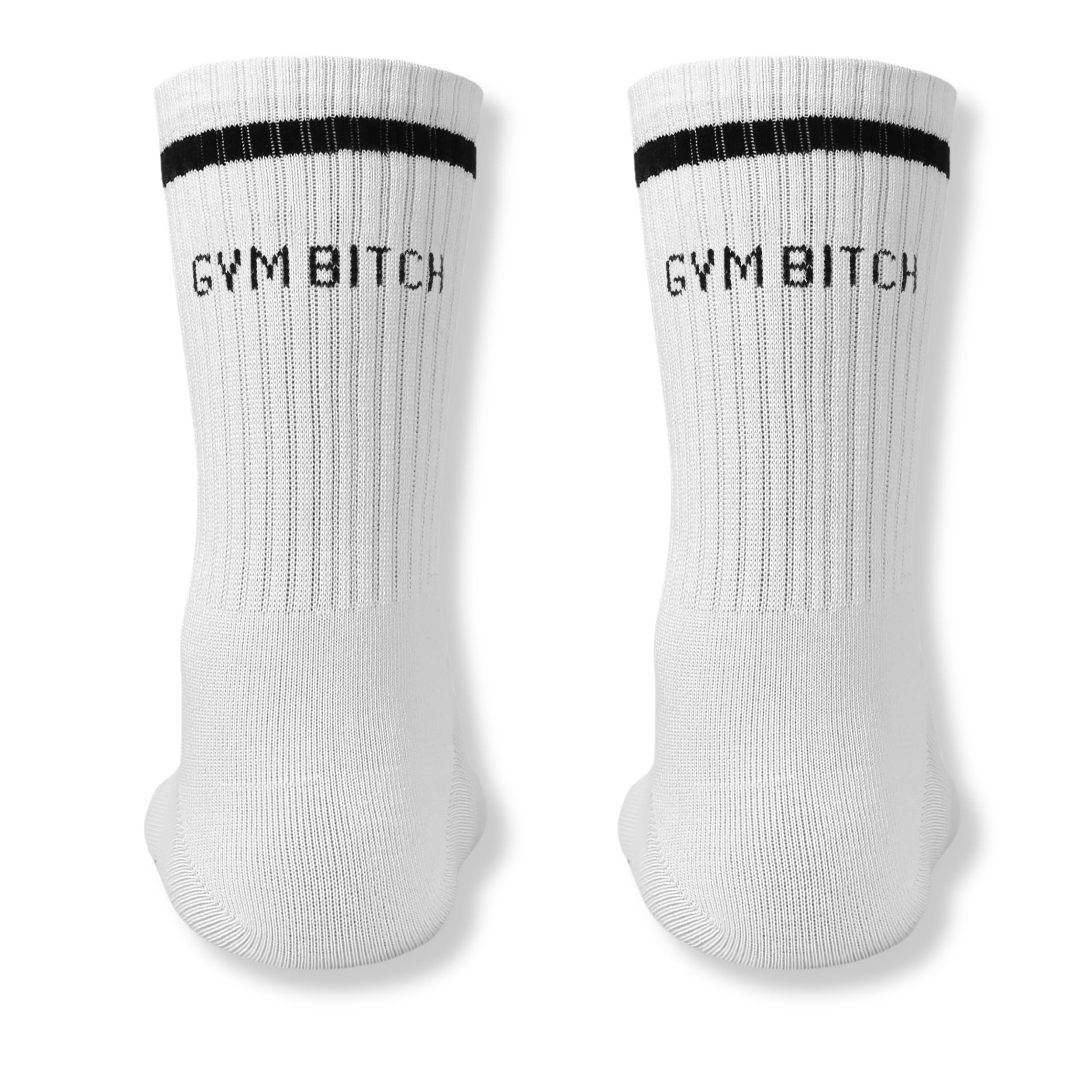 Made by Nami Socken Crew Socks aus Baumwolle, weiße Retro Tennissocken, Herren & Damen Socken mit Sprüchen, "GYM B*tch"