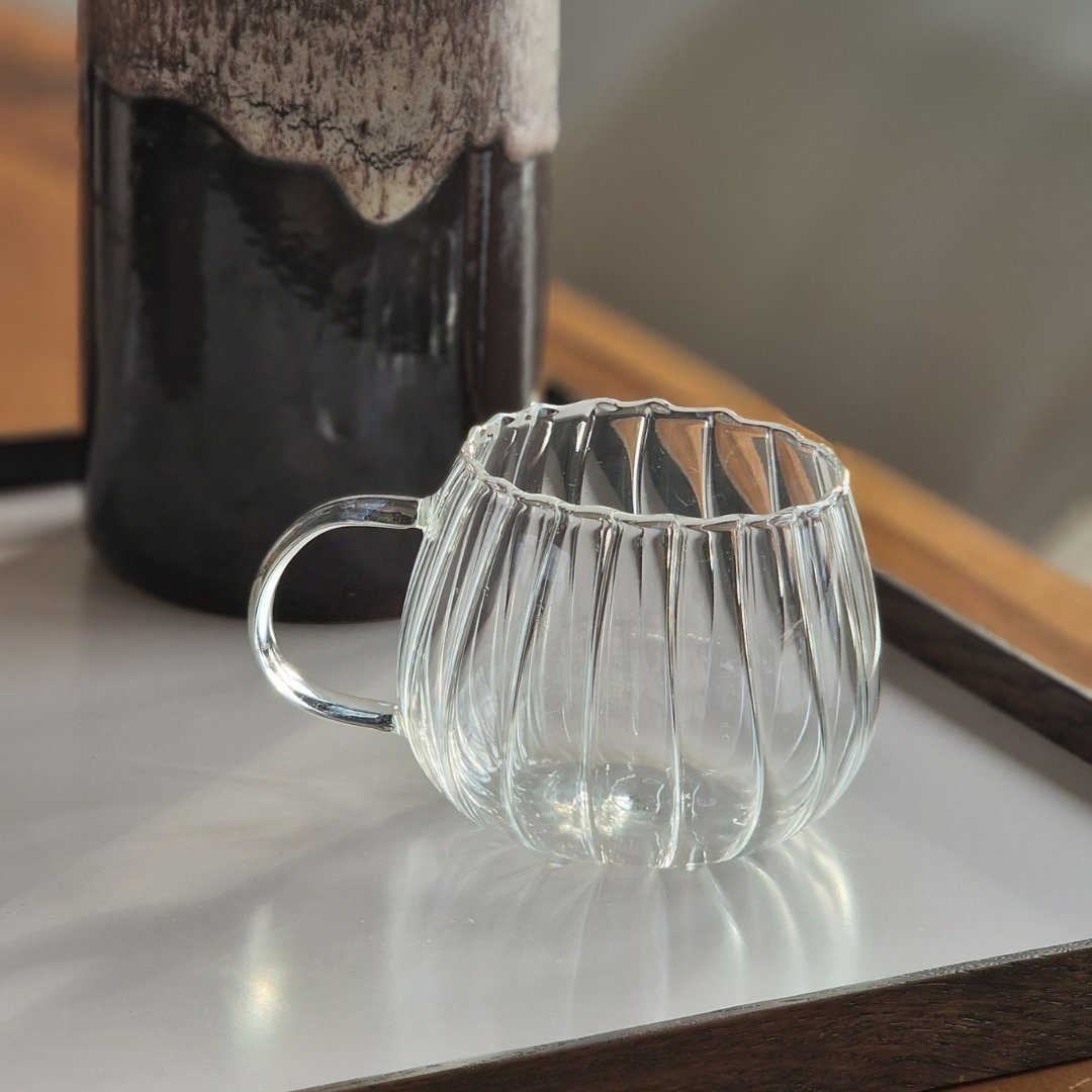 Zoha Glas Riffle Cup 400ml für Kalt- & Heißgetränke, Spülmaschinenfest, Stilvoll, 4-tlg., Borosilikatglas, hitzebeständiges Tassen Set für Kaffee, Matcha, Latte – Bild 5 von 5